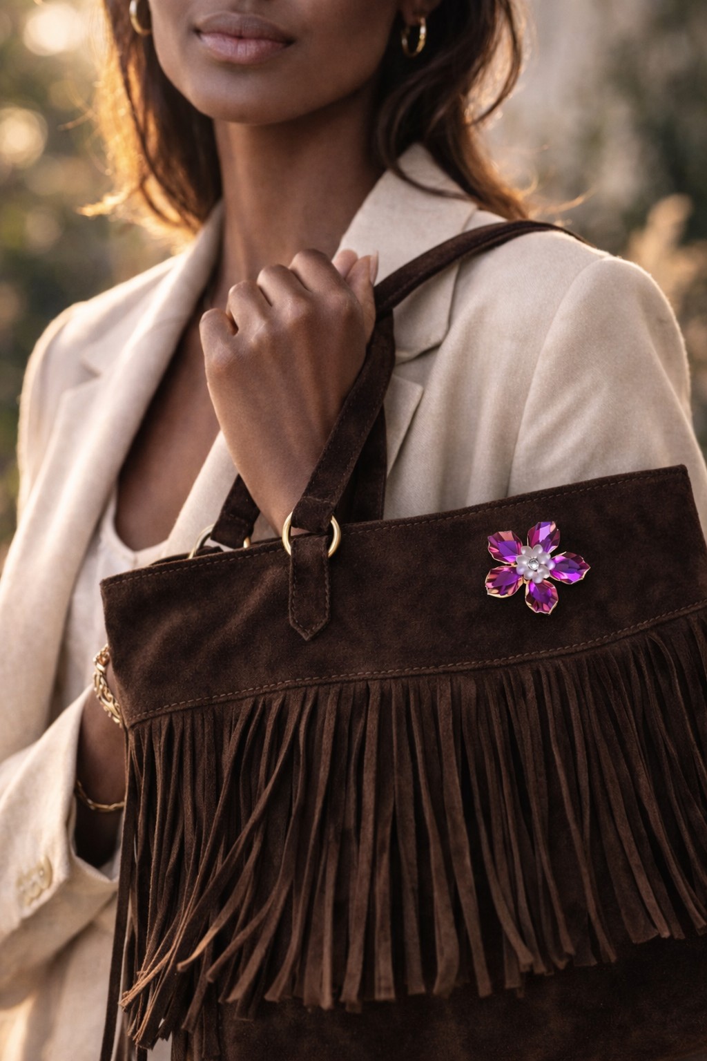 Fluweel & Fonkel, handgemaakte kristallen bloem broche