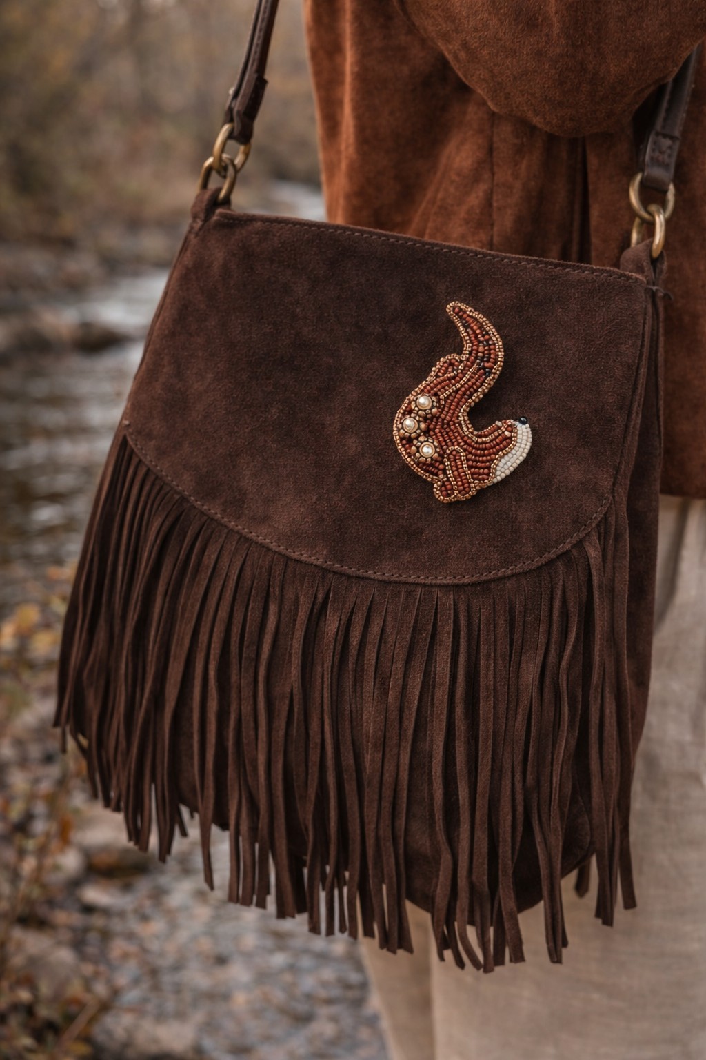 Stroming & Vreugde, kralen geborduurde otter broche