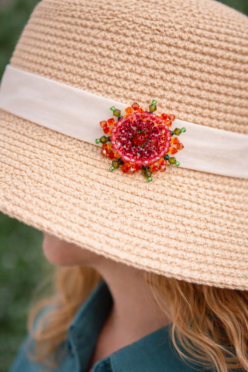 Uitbundig & Exotisch, handgemaakte passiebloem broche met Swarovski k… - 122684 Uitbundig & Exotisch, handgemaakte passiebloem broche met Swarovski kristal