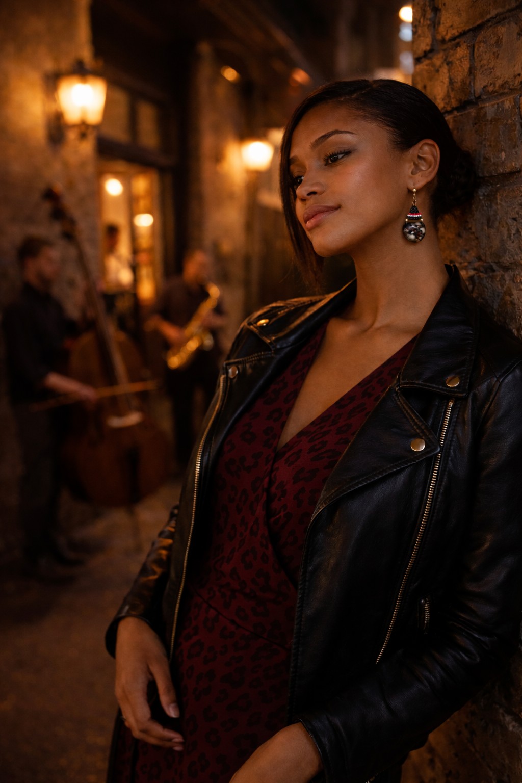 Donker & Abstract, artistieke oorbellen met geometrisch kralen weefwerk en goud vermeil