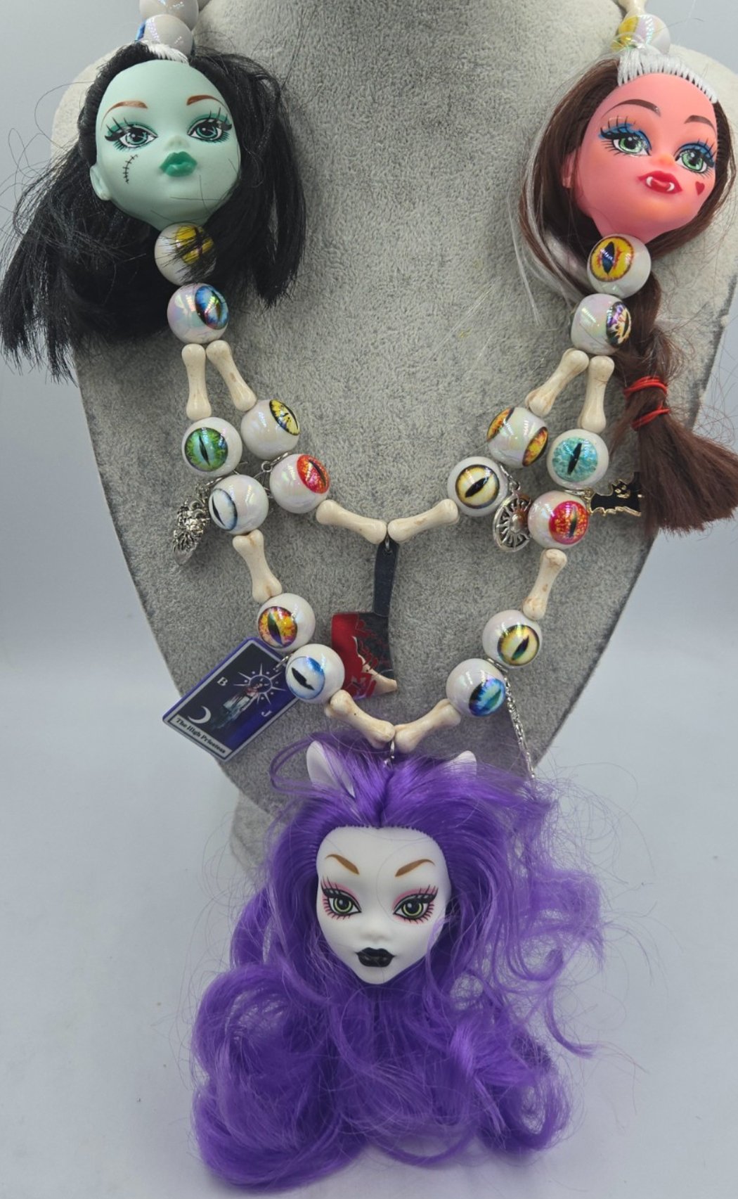 Monster High Halloween Party, een iconische one-of-a-kind Ketting voo… - 99709 Monster High Halloween Party, een iconische one-of-a-kind Ketting voor Halloween-fans