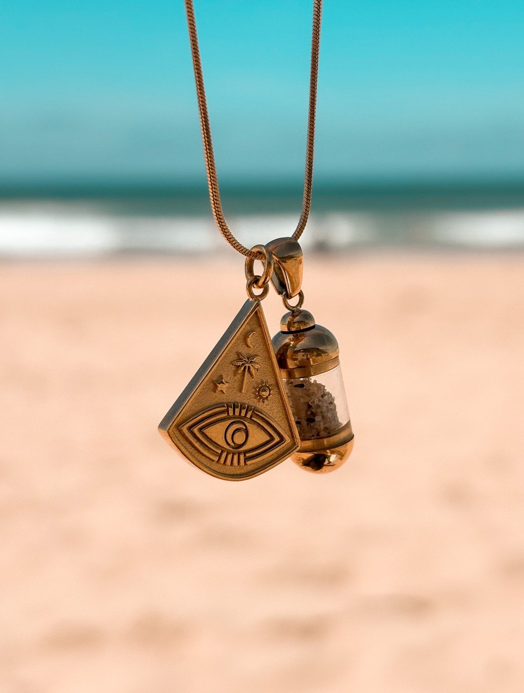 Laguna Beach Pendant Ocean Eye Ketting Goud - Laguna Treasures - 63981.jpeg Laguna Beach Pendant Ocean Eye Ketting Goud