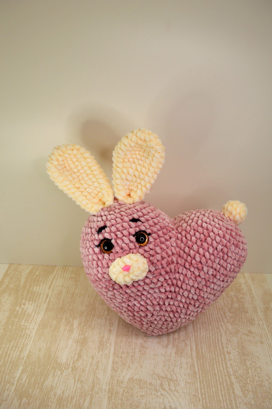 Zachte Hart Konijn, een gehaakte knuffel vol Liefde: zacht velvet - 63674.jpeg Zachte Hart Konijn, een gehaakte knuffel vol Liefde: zacht velvet