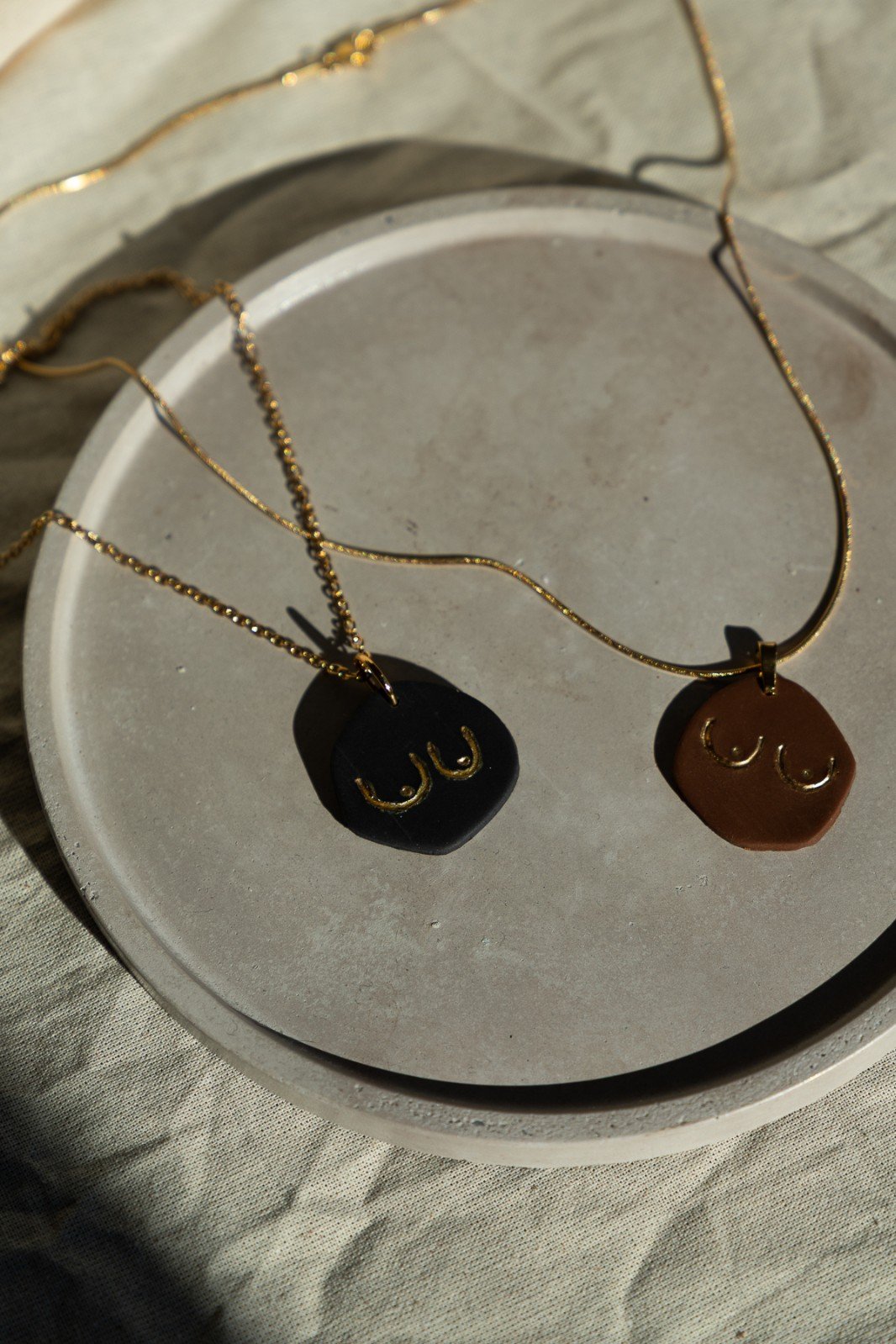 Hanger | Soft power boob pendant - 71373.jpeg Hanger | Soft power boob pendant