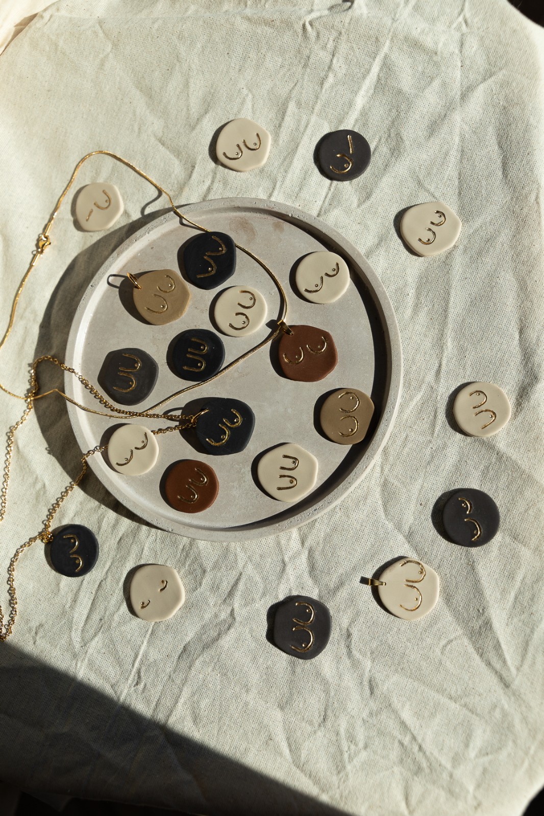 Hanger | Soft power boob pendant - 71381.jpeg Hanger | Soft power boob pendant