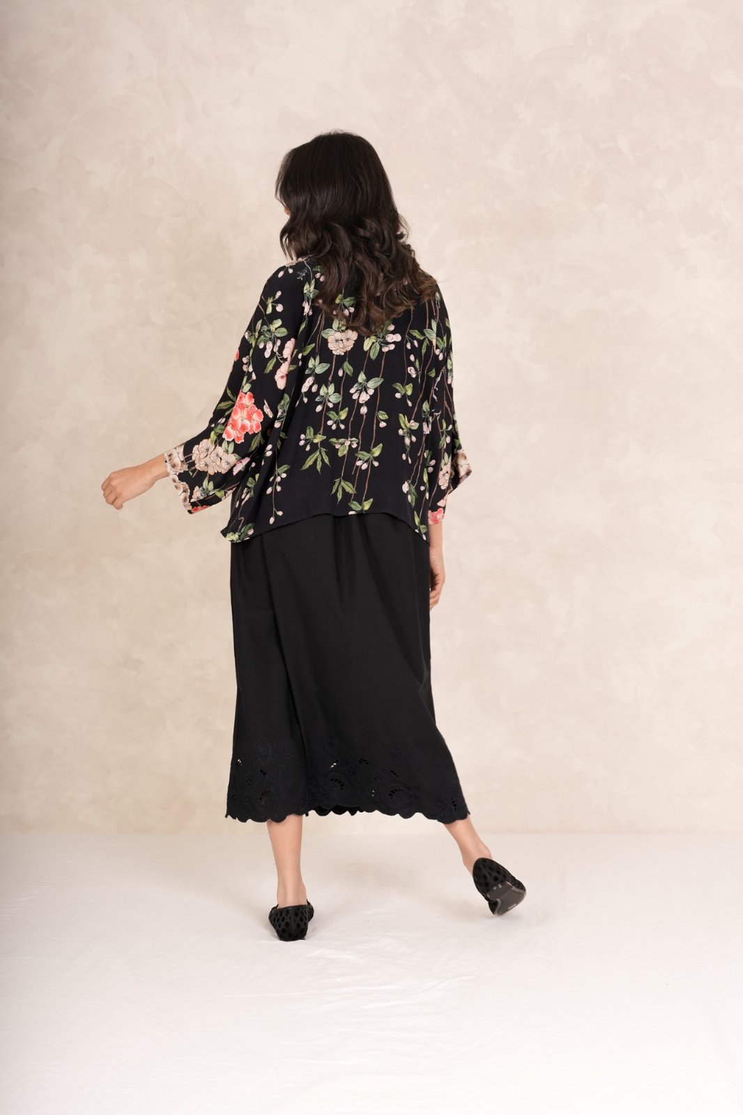 Trailing Blossom Kimono - 85627 Trailing Blossom Kimono black