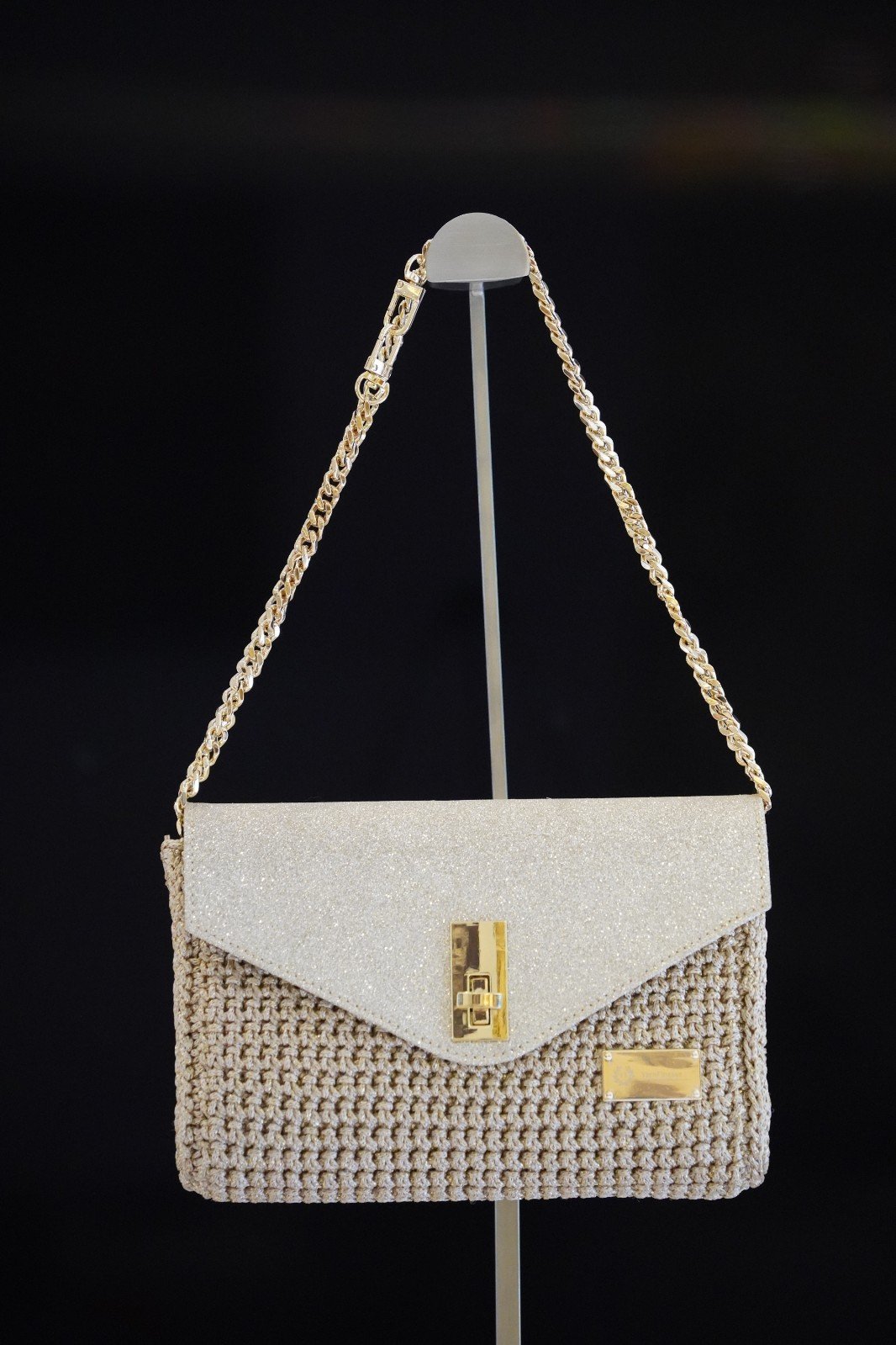 Goudkleurige handgemaakte schoudertas met glitter en haakwerk - 102207 Goudkleurige handgemaakte schoudertas met glitter en haakwerk