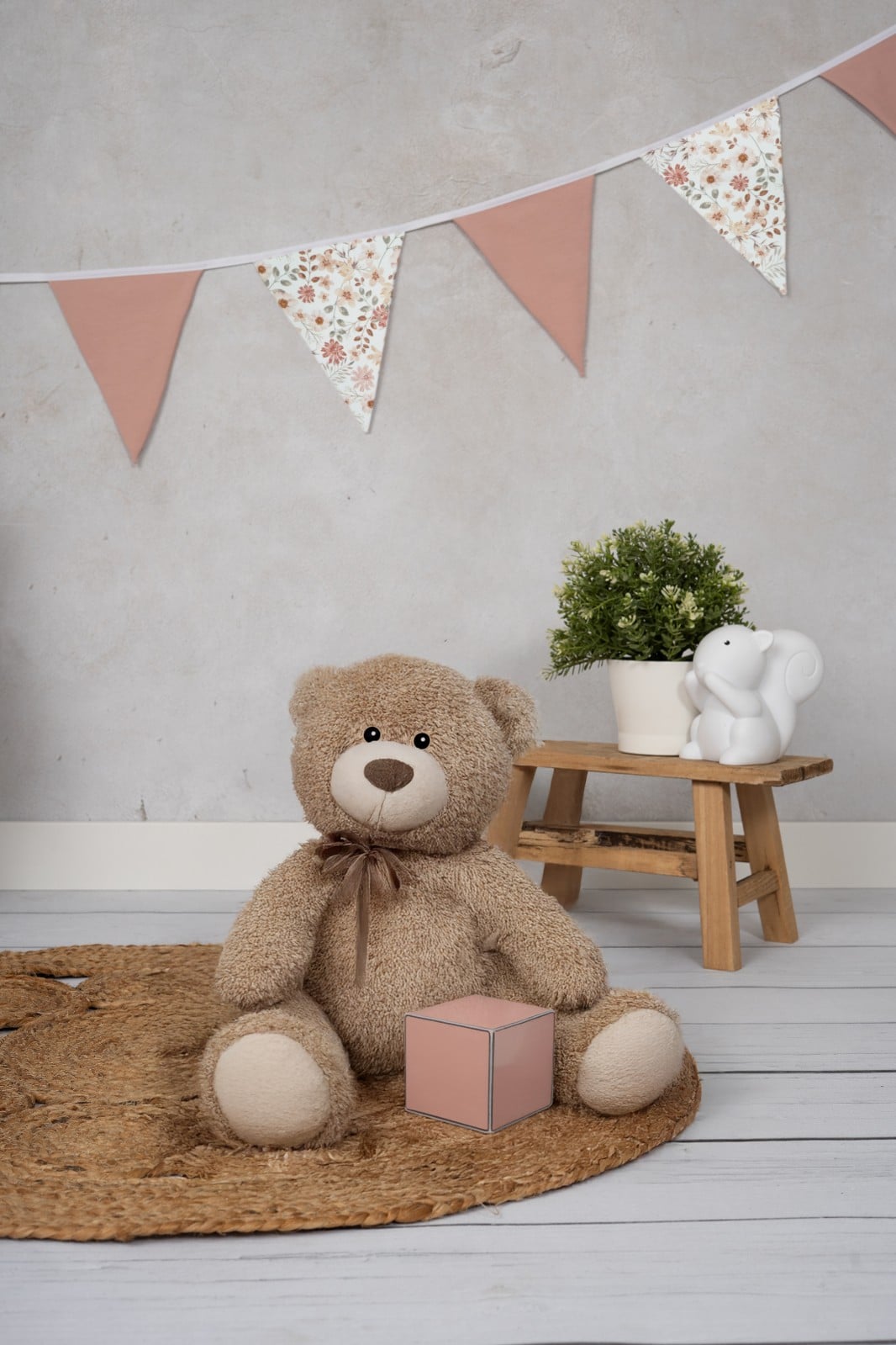 Vlaggenlijn Peachy Blossom | Pastel kleur (Roze / Beige / Neutraal / Aarde tinten) met bloemen slinger met driehoek vlaggetjes gemaakt van stof