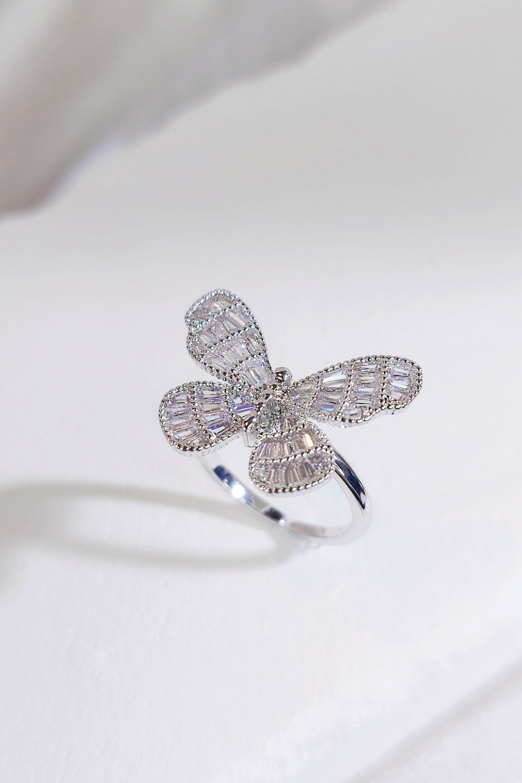 Verzilverde Vlinder Verstelbare Ring met Zirkonia