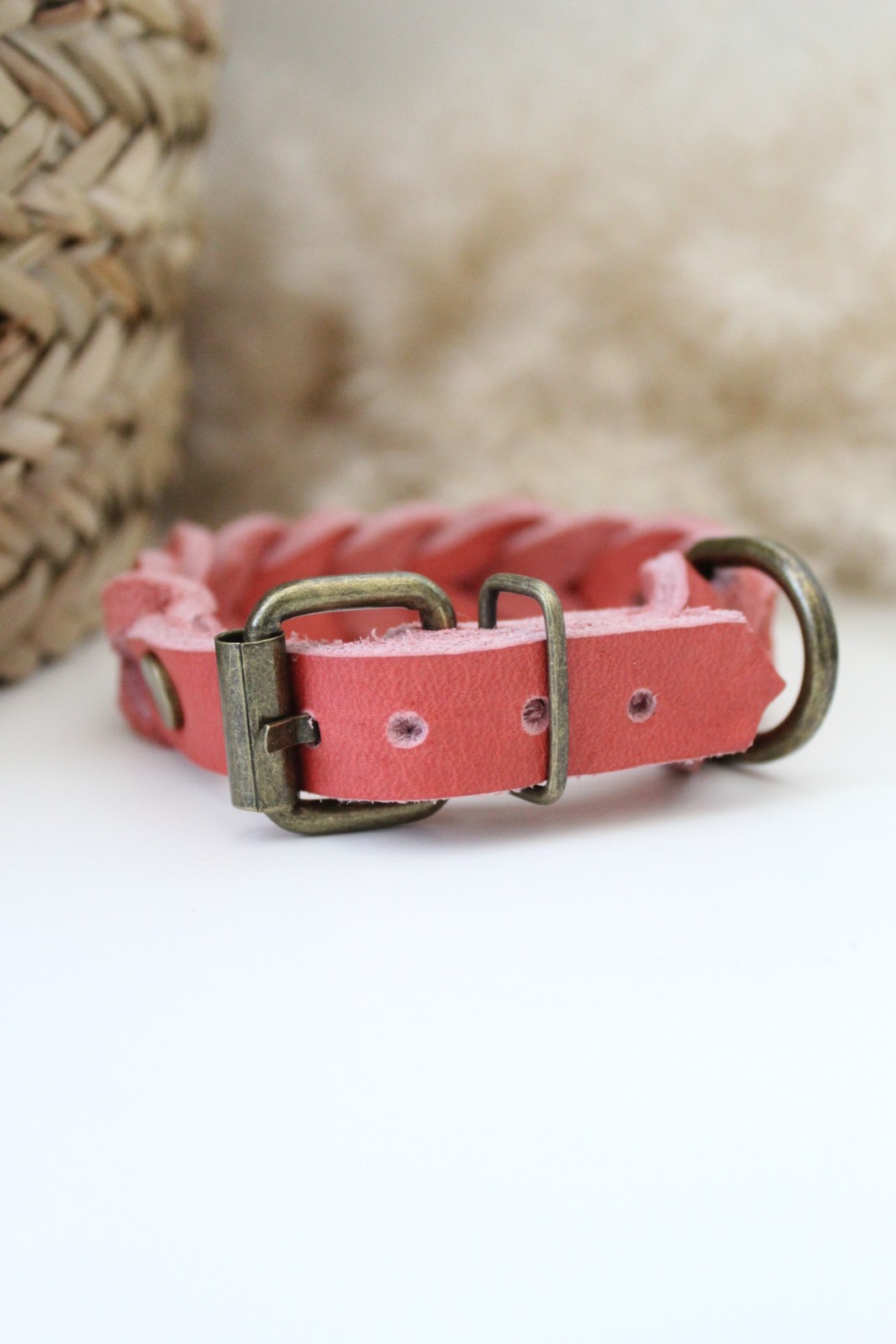 Koraal Vetleer Halsband | Robuuste vlecht | Maat XS 23-27 cm - 130249 Koraal Vetleer Halsband | Robuuste vlecht | Maat XS 23-27 cm