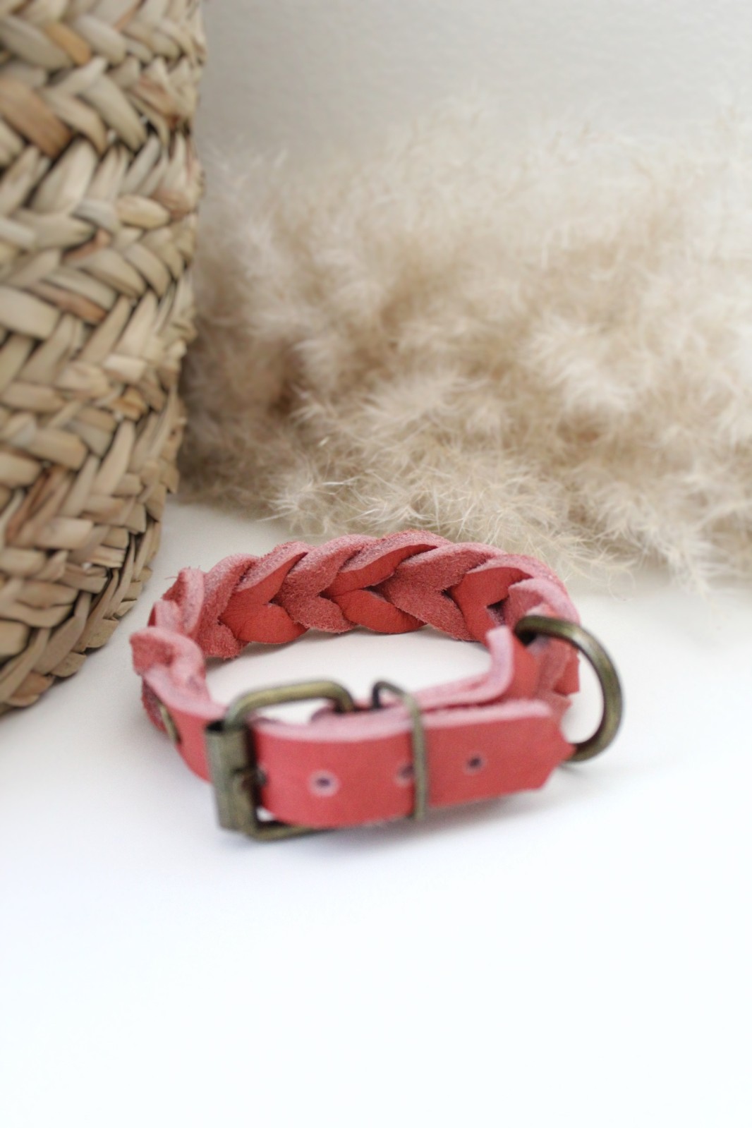 Koraal Vetleer Halsband | Robuuste vlecht | Maat XS 23-27 cm - 130251 Koraal Vetleer Halsband | Robuuste vlecht | Maat XS 23-27 cm