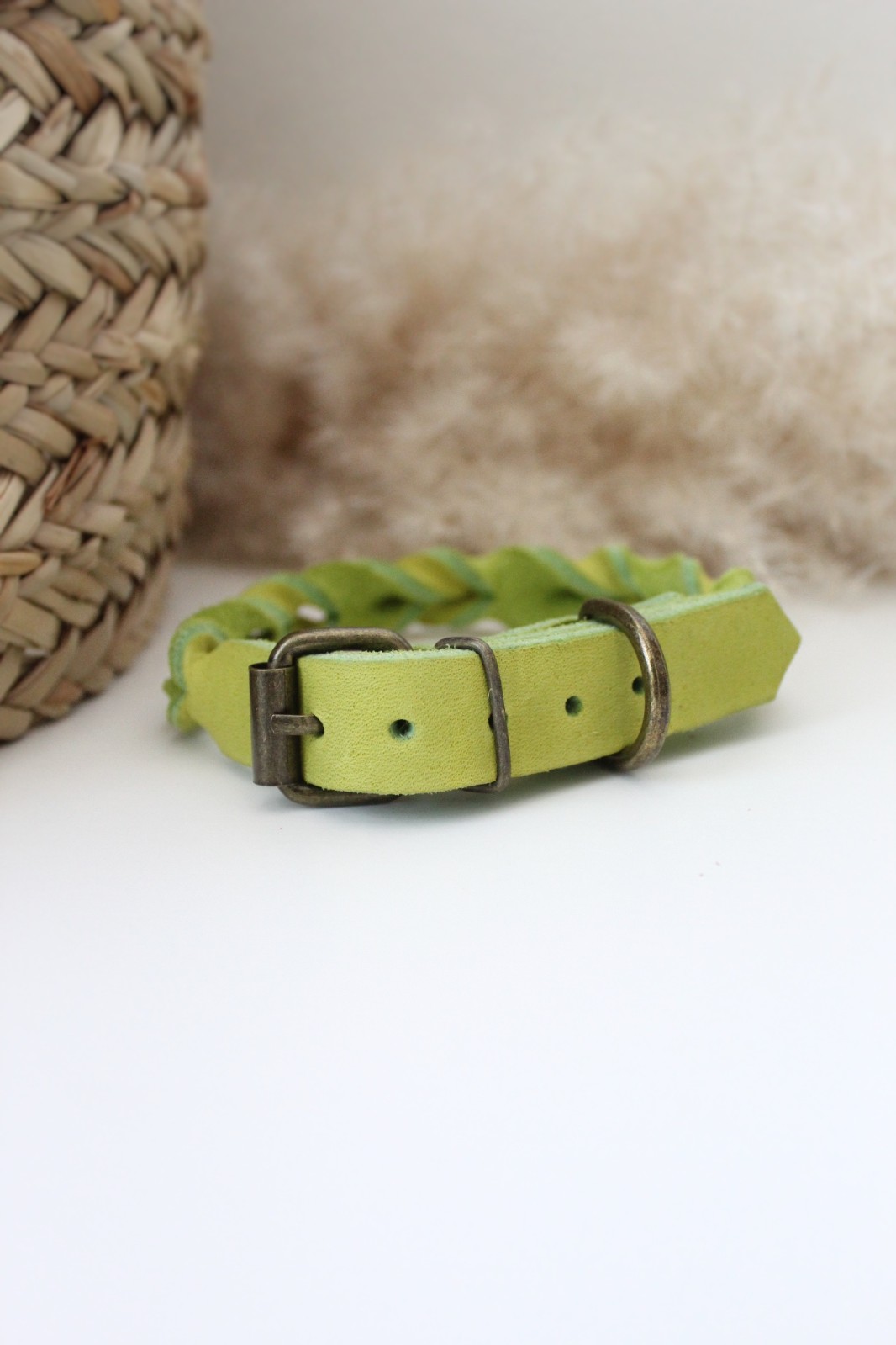 Lime Vetleer Halsband | Subtiele vlecht | Maat S 27-34 cm - 130254 Lime Vetleer Halsband | Subtiele vlecht | Maat S 27-34 cm