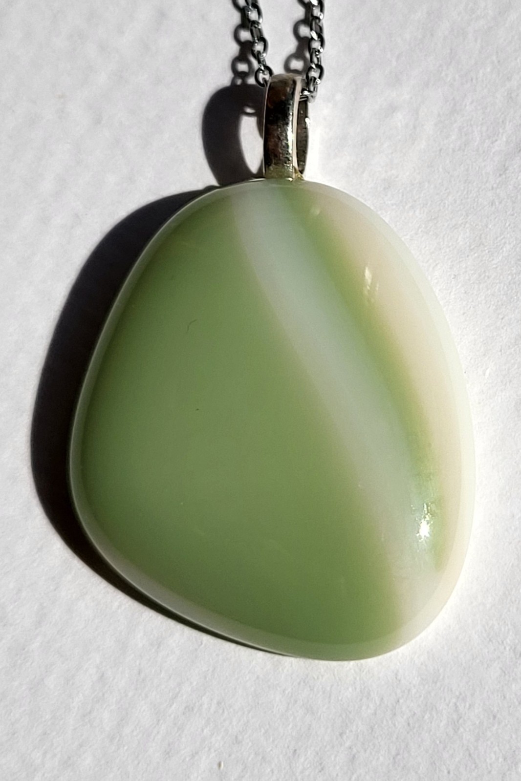 Uniek "Ondiepe Kust 002" glasfusing hanger - 140274 RVS ketting met uniek "Ondiepe Kust 002" glas hanger