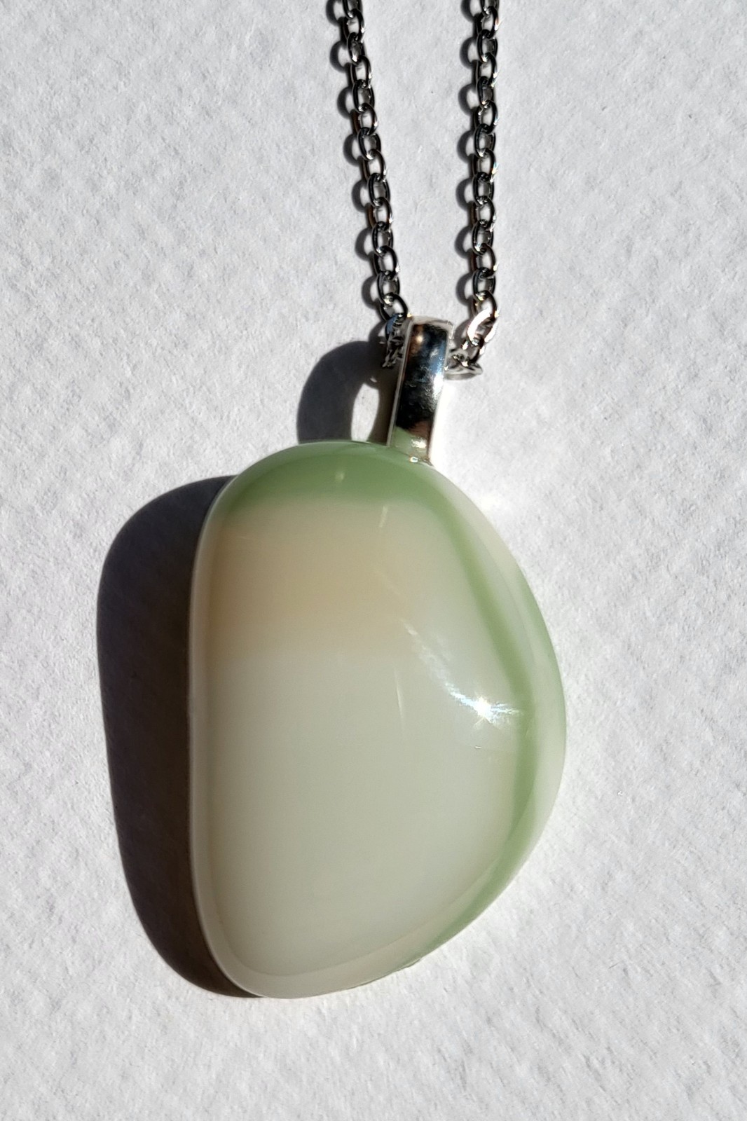 Uniek "Ondiepe Kust 003" glasfusing hanger - 140278 RVS ketting met uniek "Ondiepe Kust 003" glas hanger