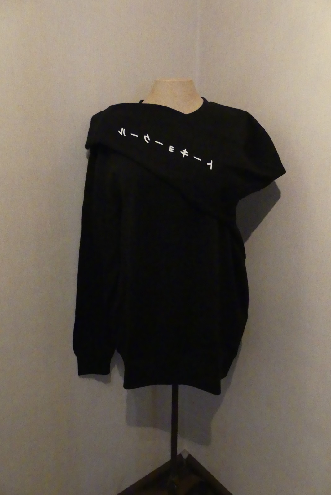 Sweater "Tokyo Ghoul" - 146139 Sweater "Tokyo Ghoul"
