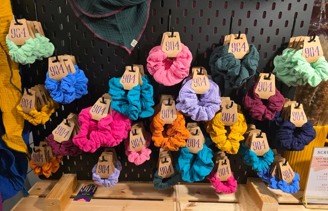 Scrunchie van double gauze | Bordeaux | lila | handgemaakt | meerdere kleuren | Atelier 904