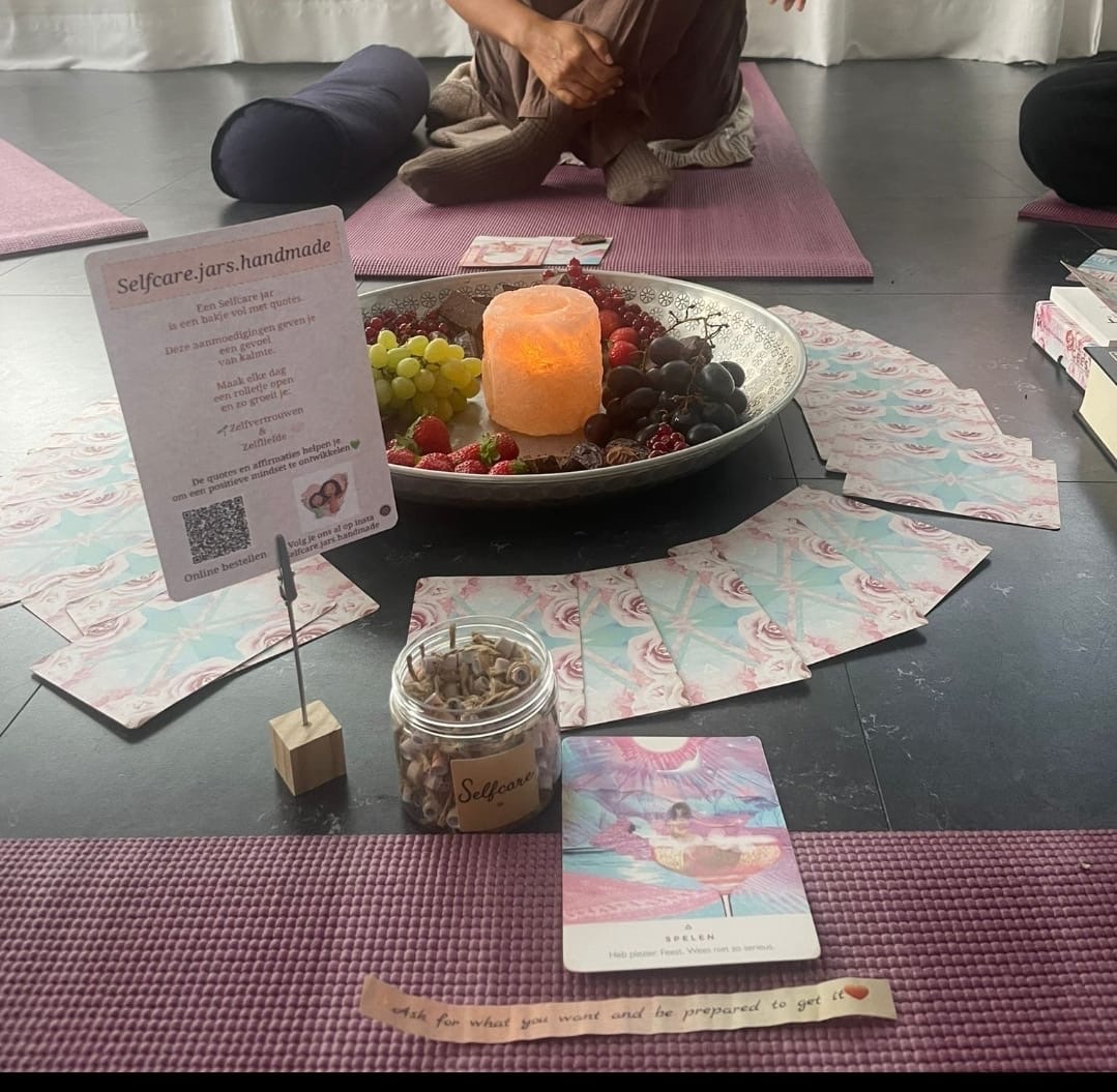 6 goodie baggs with big selfcarejar - 106103 6 goodie baggs with big selfcarejar