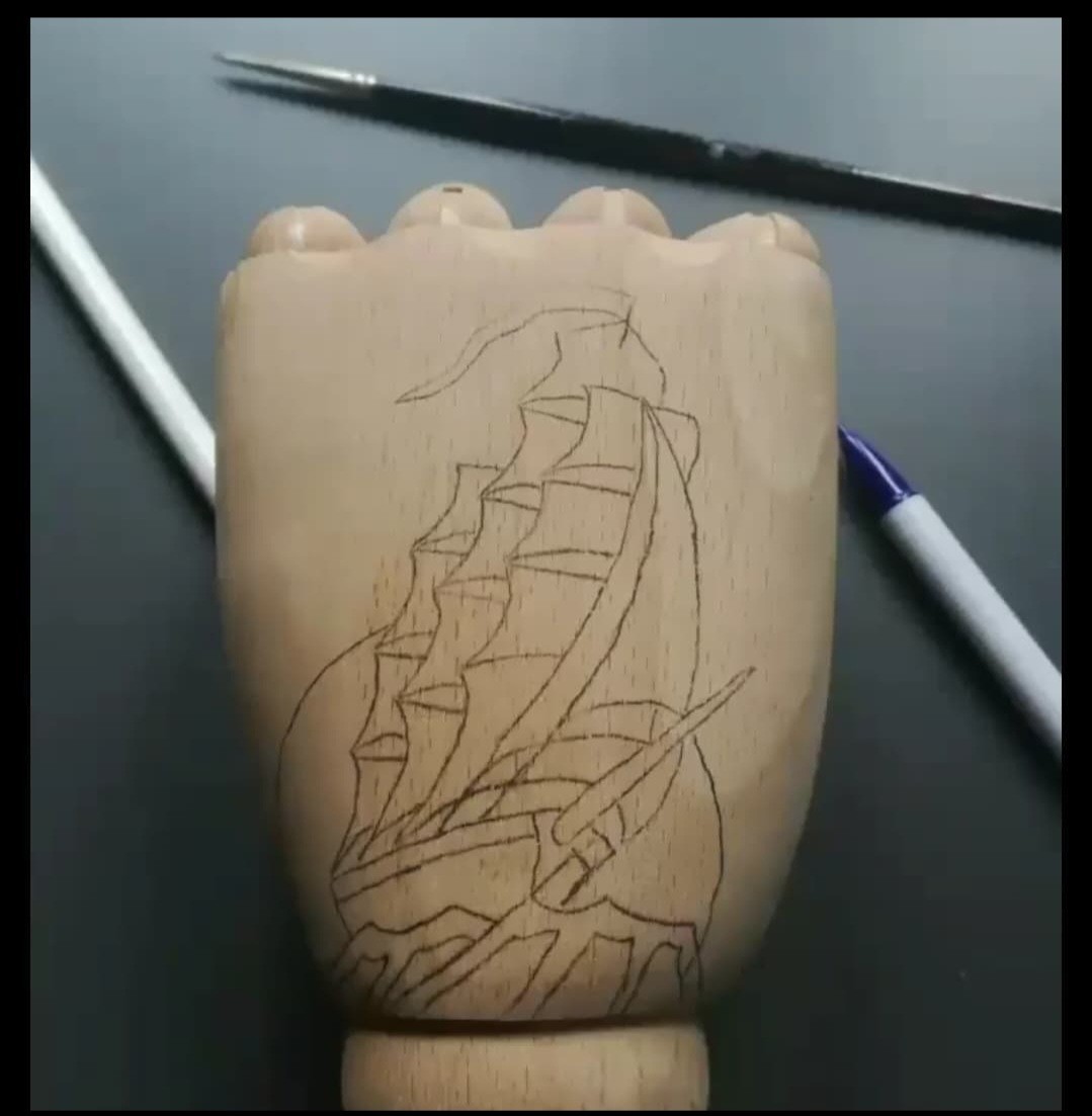 Houten Tattoo Handje – Schip met ondergaande zon en anker