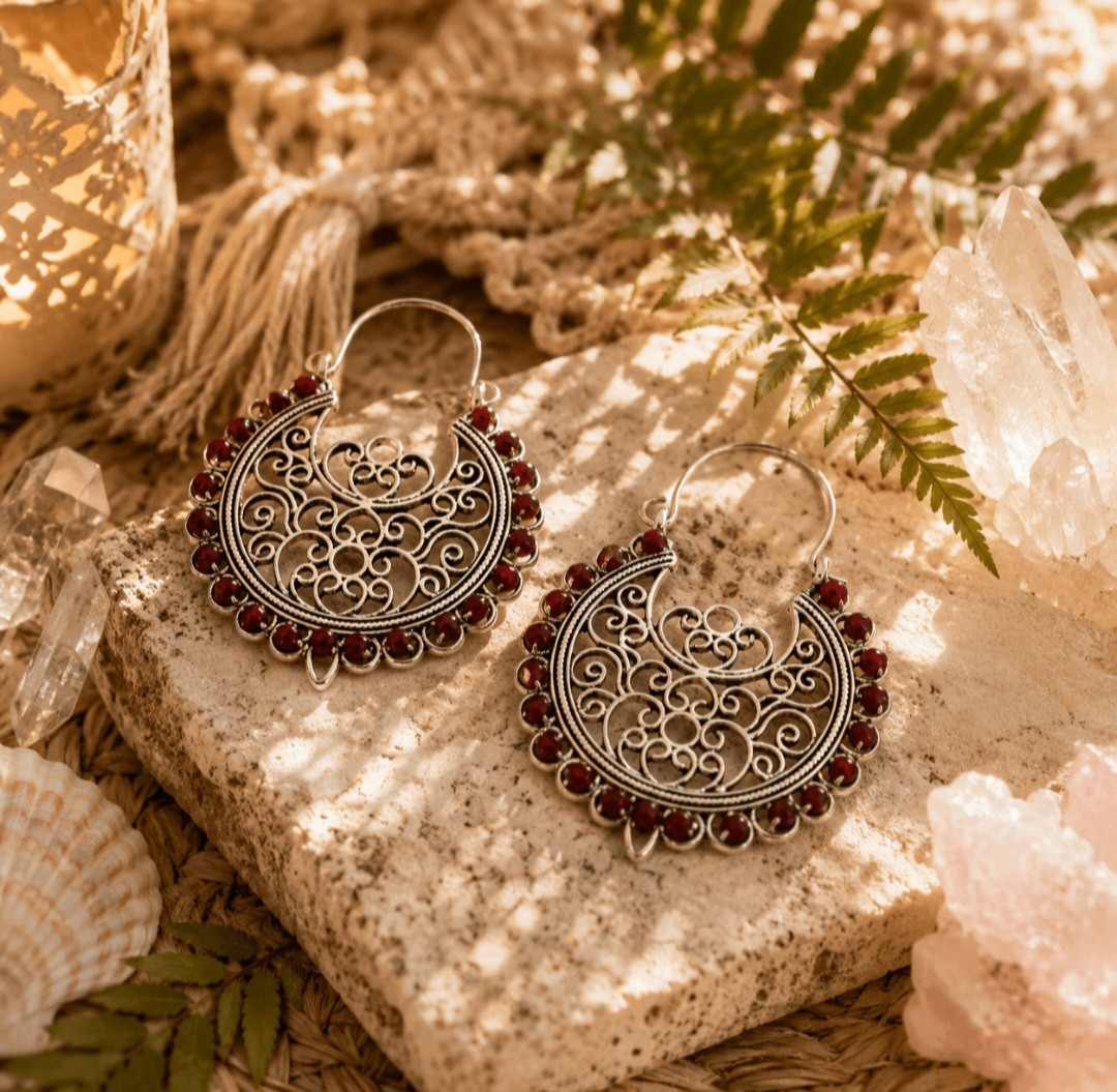 Boho oorhangers met robijn - 142523 Boho oorhangers met robijn