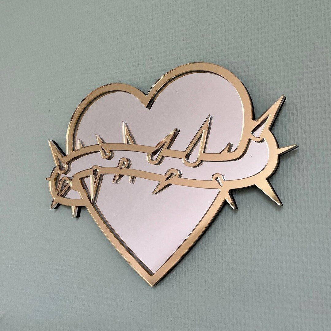 Hartspiegel met doornen Tattoo Art gouden acryl muurdecoratie - 96141 Hartspiegel met doornen Tattoo Art gouden acryl muurdecoratie