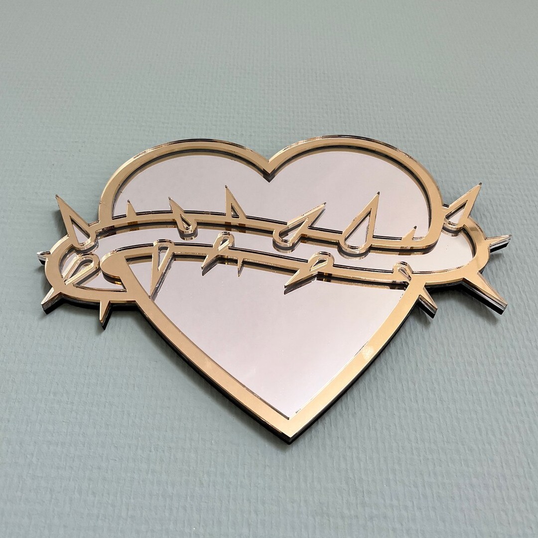 Hartspiegel met doornen Tattoo Art gouden acryl muurdecoratie - 96146 Hartspiegel met doornen Tattoo Art gouden acryl muurdecoratie