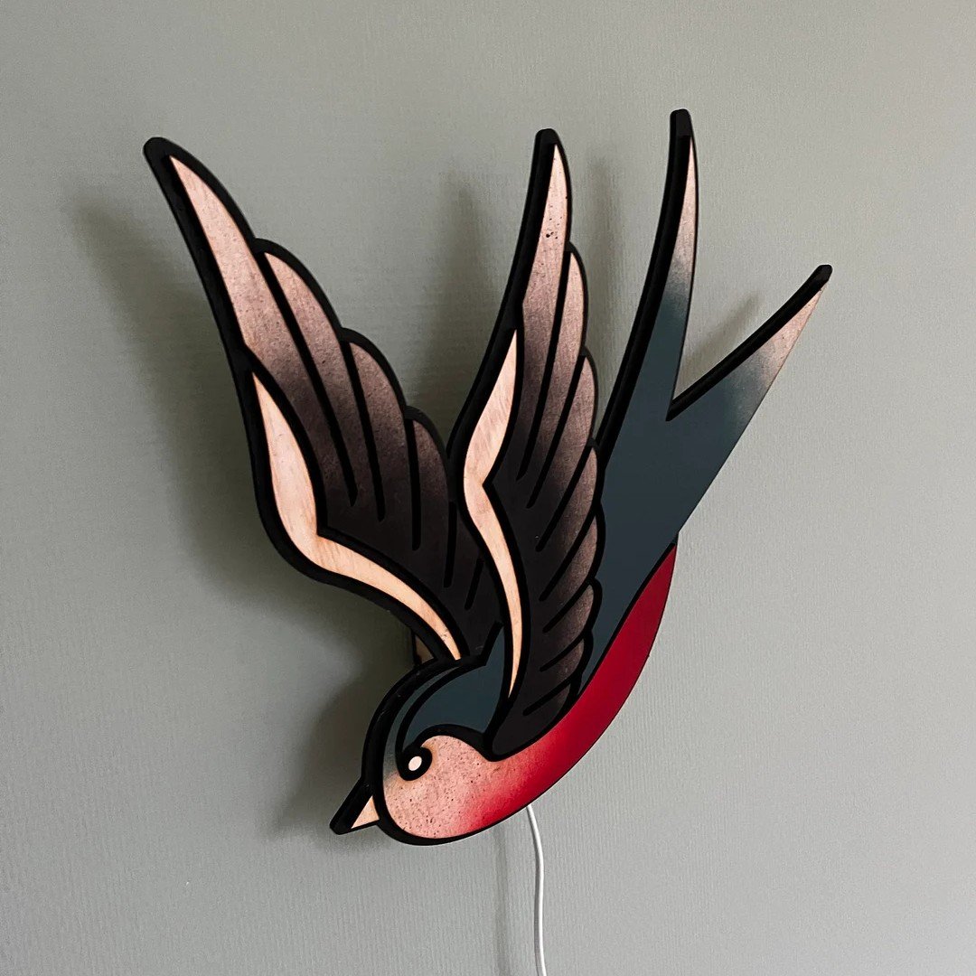 Zwaluw Vogel Lamp Handgemaakte Tattoo Art Wandlamp Uniek Houten Lamp - 96150 Zwaluw Vogel Lamp Handgemaakte Tattoo Art Wandlamp Uniek Houten Lamp