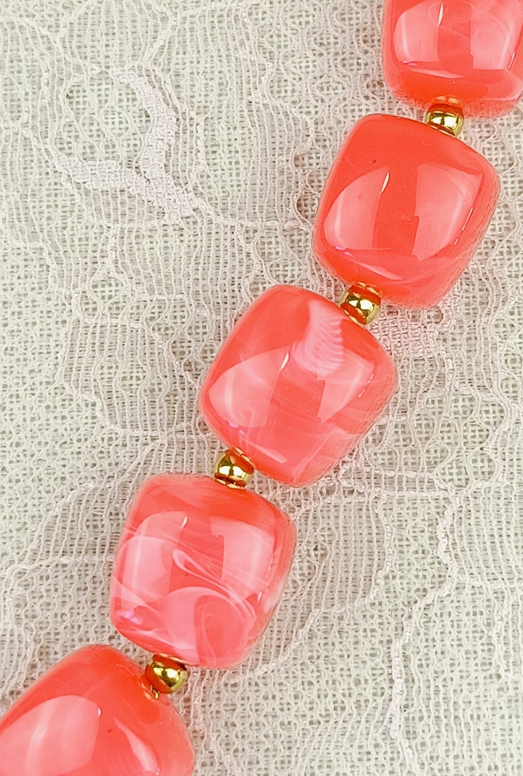 Statement ketting acryl koraal kleur voor dames