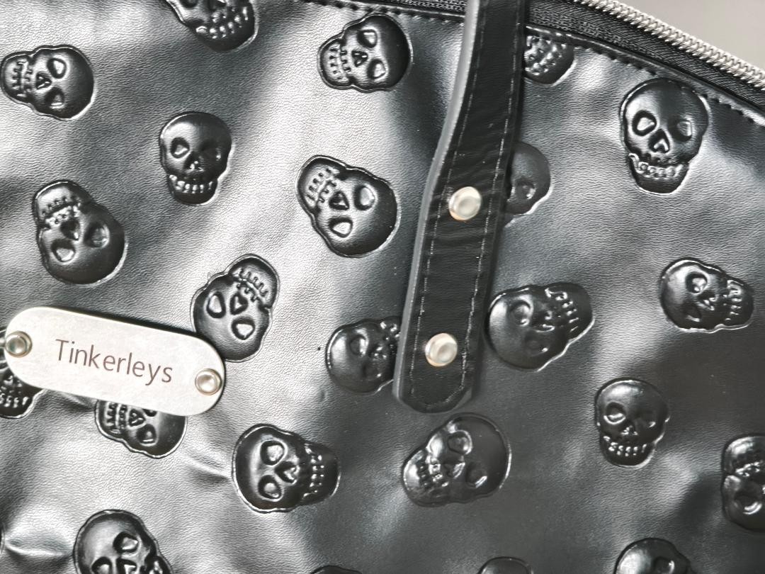 Handgemaakte kunstleren tas met schedelprint – stoer & praktisch - breitas - breimand