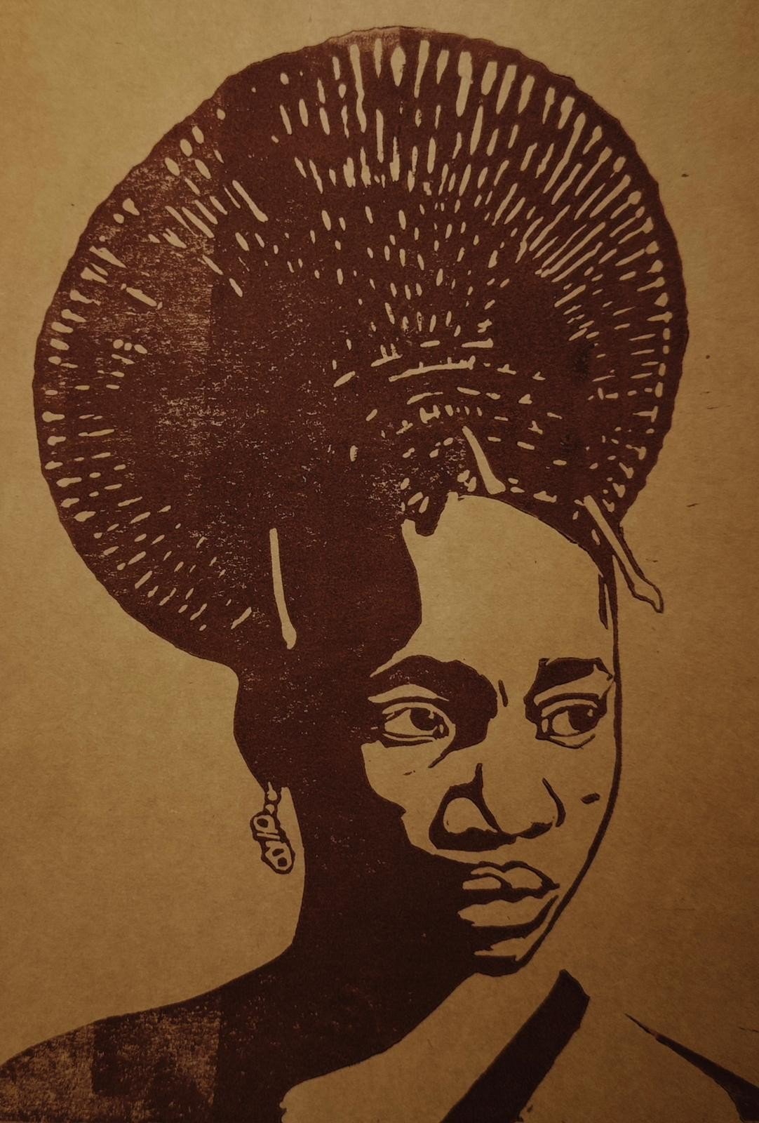 Afrikaanse linoprint Mangbetu Queen – handgedrukt portret op kraftpapier, A4-formaat, gesigneerd