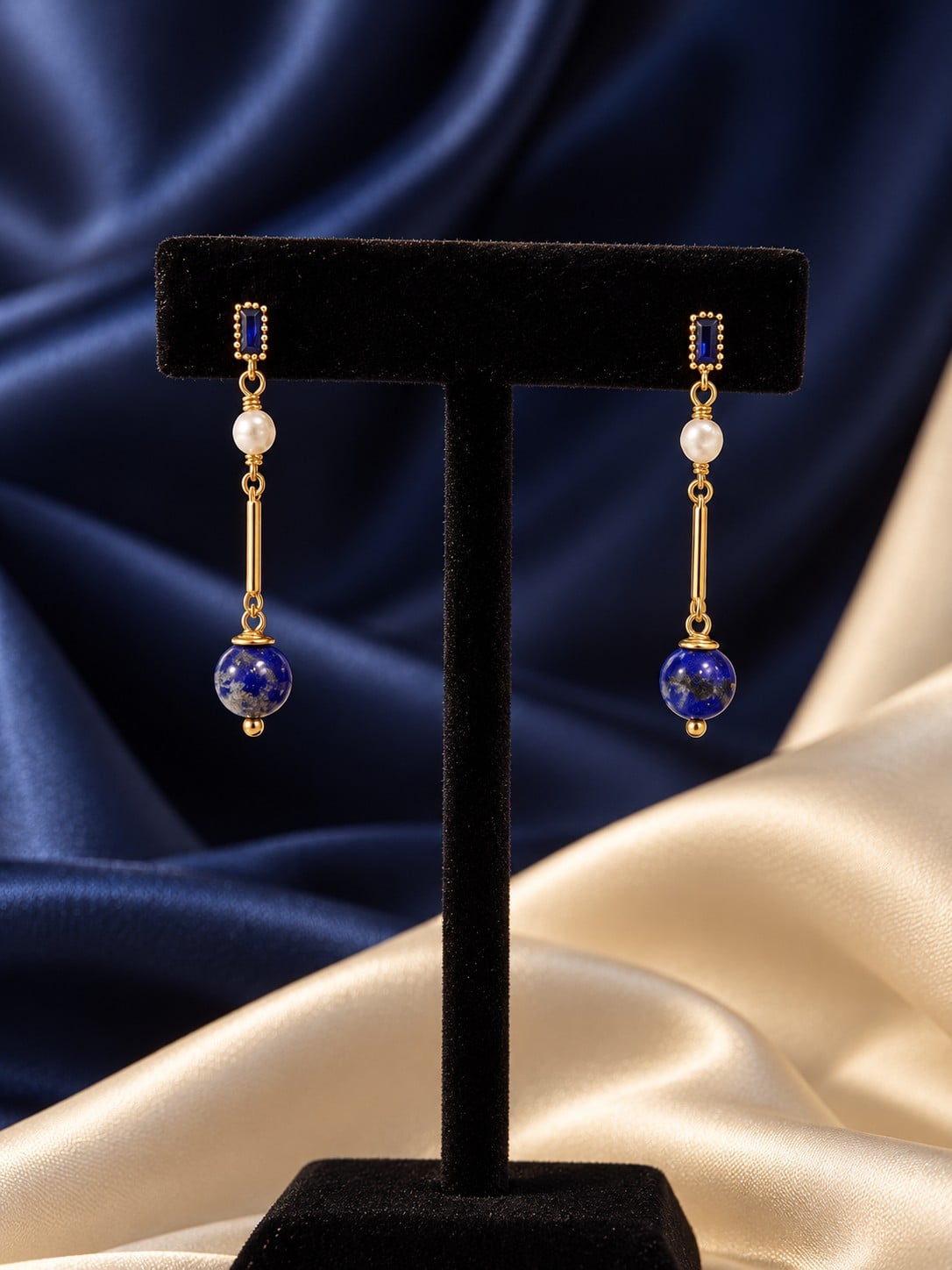 Lapis lazuli oorbellen met zoetwaterparels