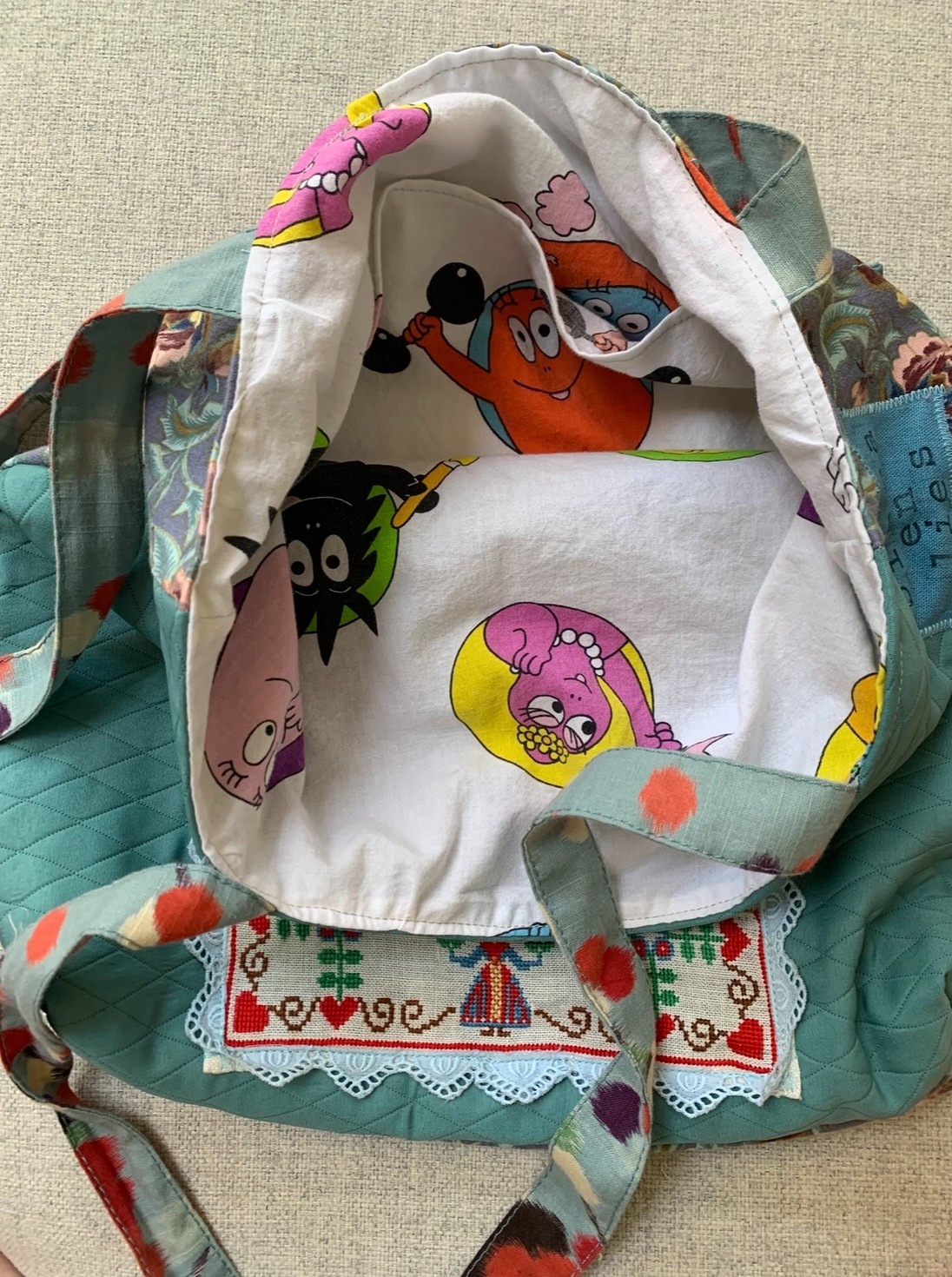 Totebag met geborduurde molen en Barbapa voering - 135975 Totebag met geborduurde molen en Barbapa voering
