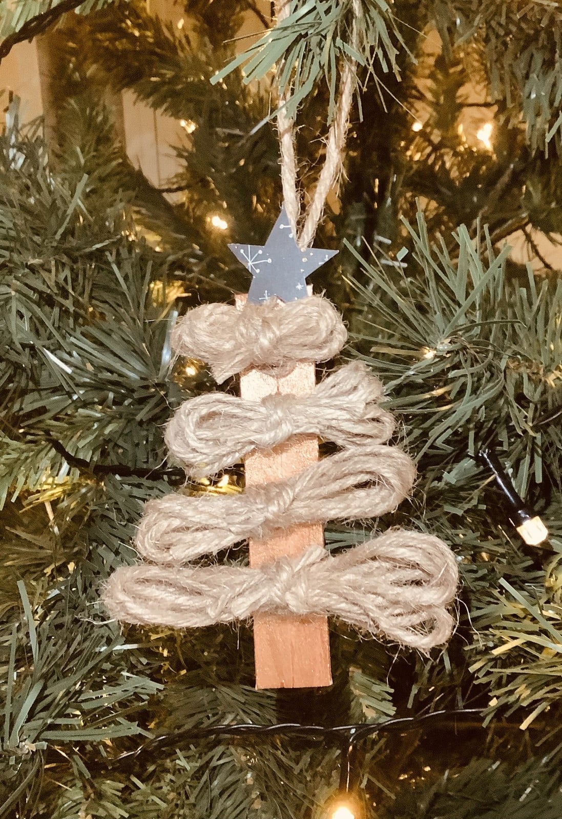 Kerstboom met strikjes – handgemaakte kerstdecoratie