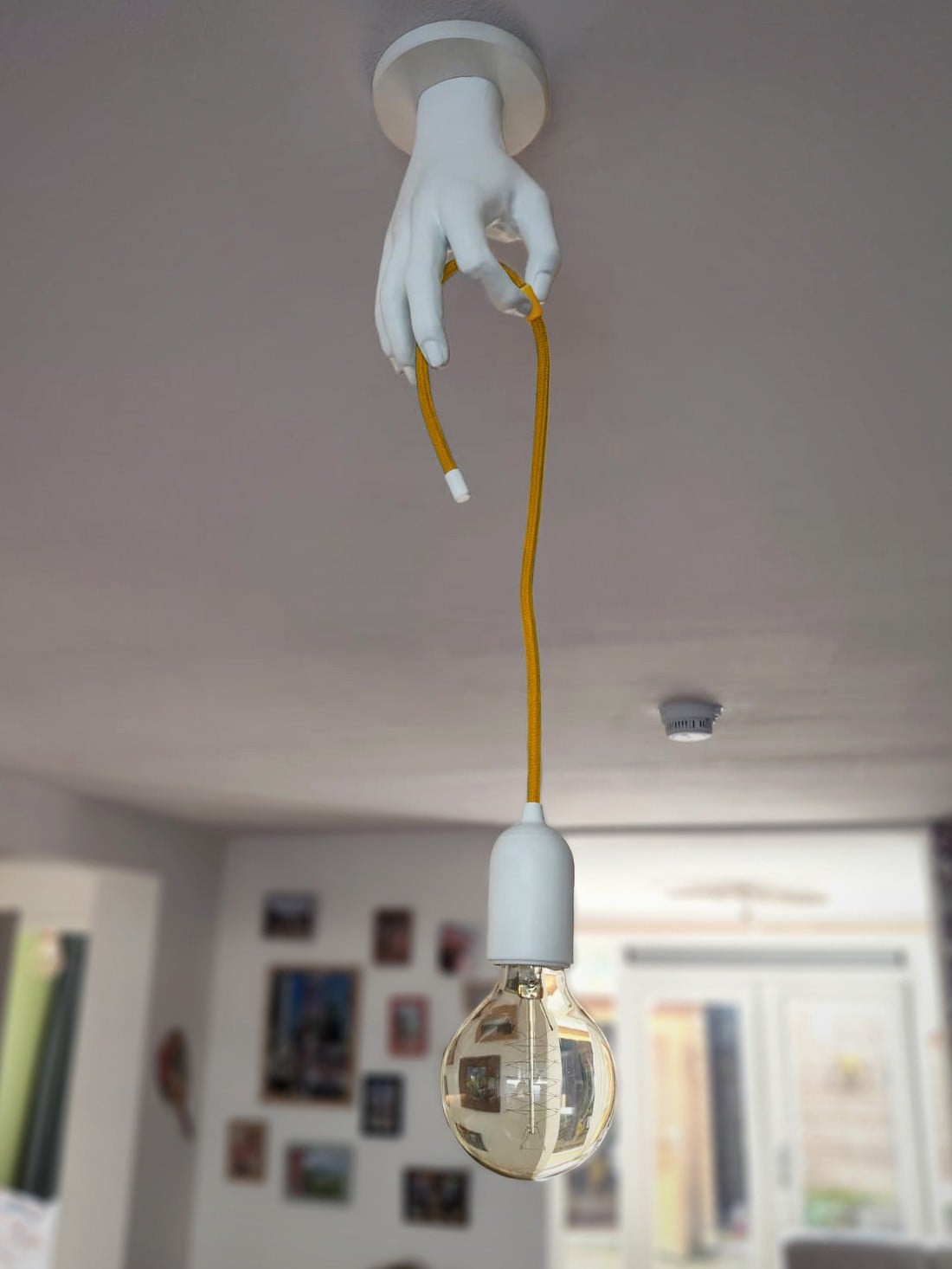 Plafondlamp in handvorm - Flick - Mustard yellow