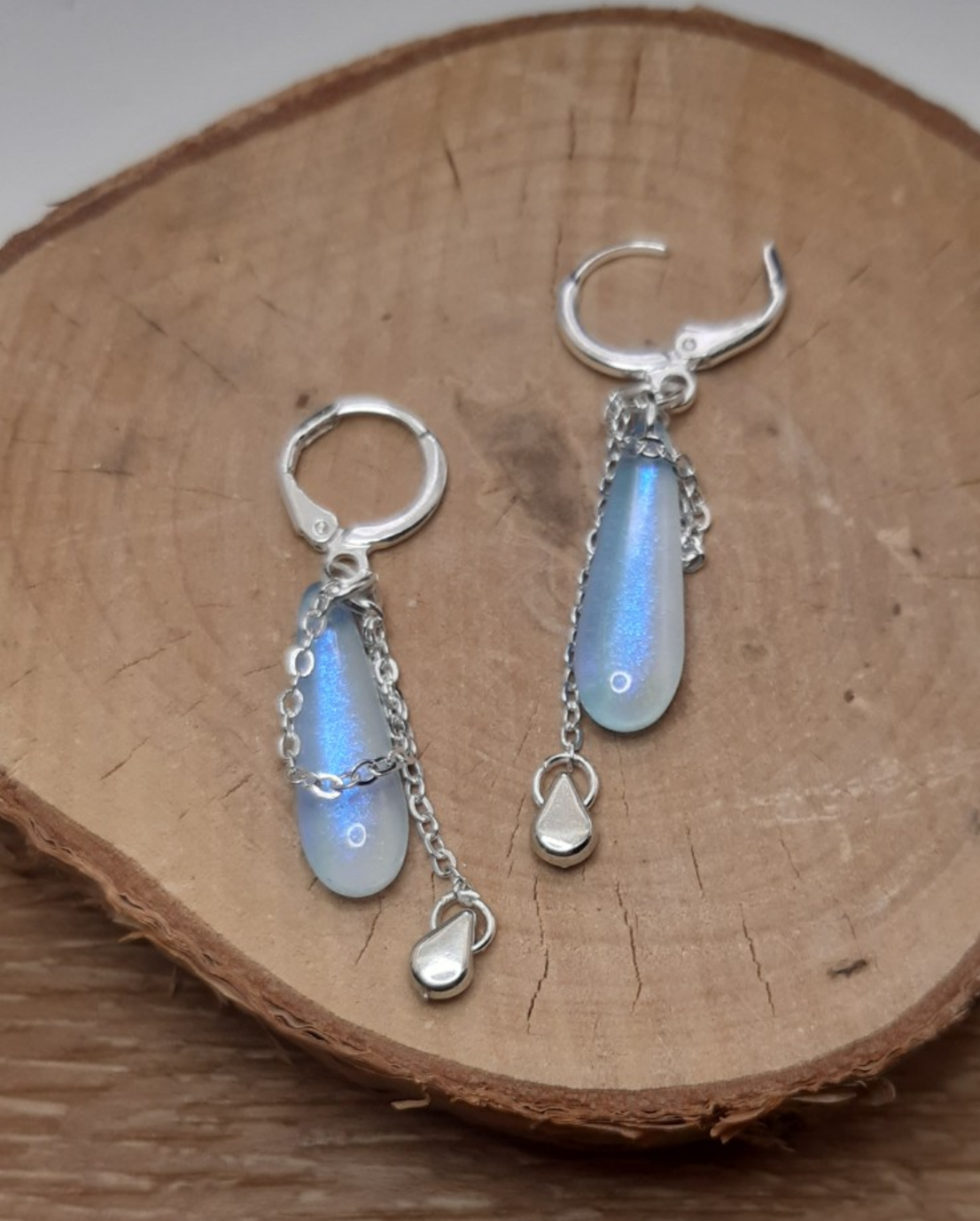 Punky Ice: Lichtblauwe en zilver mix, handgemaakte oorbellen - 101170 Punky Ice: Lichtblauwe en zilver mix, handgemaakte oorbellen