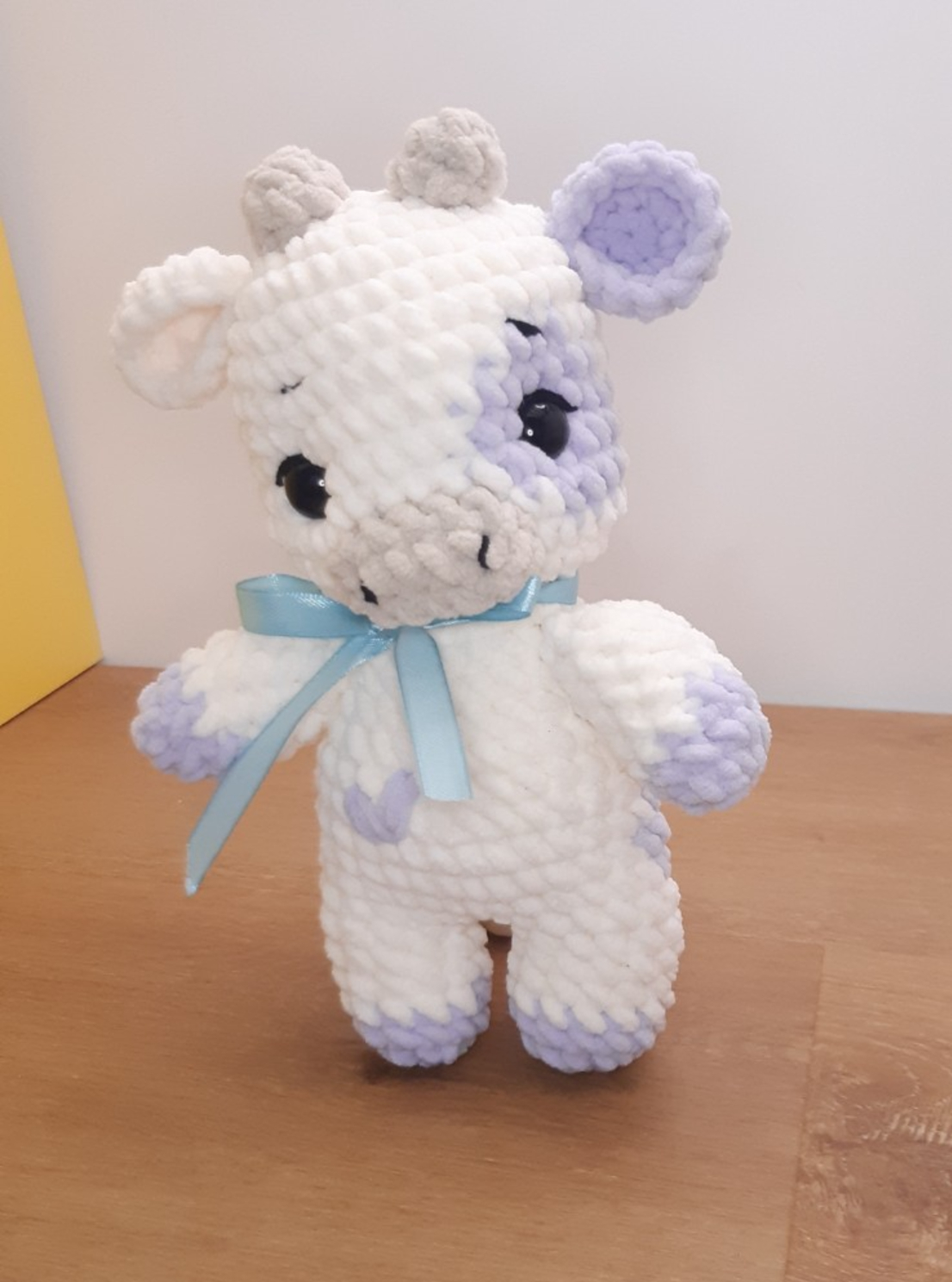 Knuffel kalfje: een heerlijk chenille gehaakte vriendje - 132680 Knuffel kalfje: een heerlijk chenille gehaakte vriendje