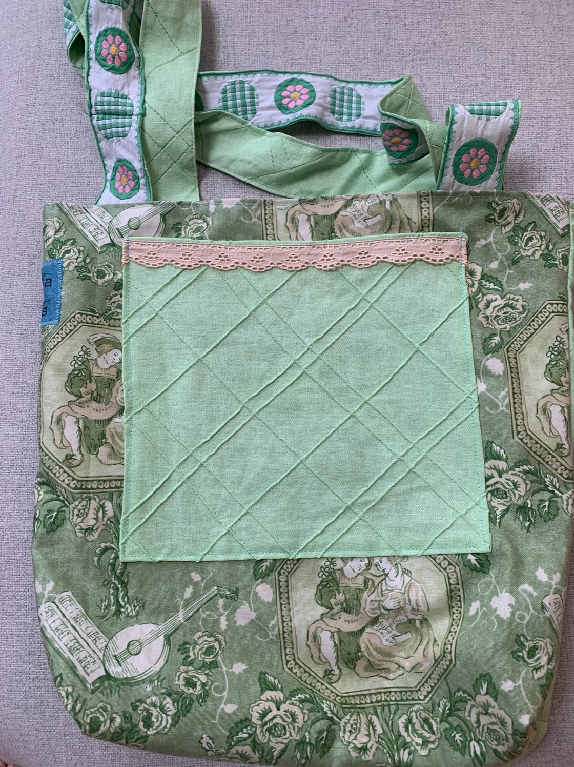 Groene Totebag van vintage stoffen en geborduurde molen - 135983 Groene Totebag van vintage stoffen en geborduurde molen