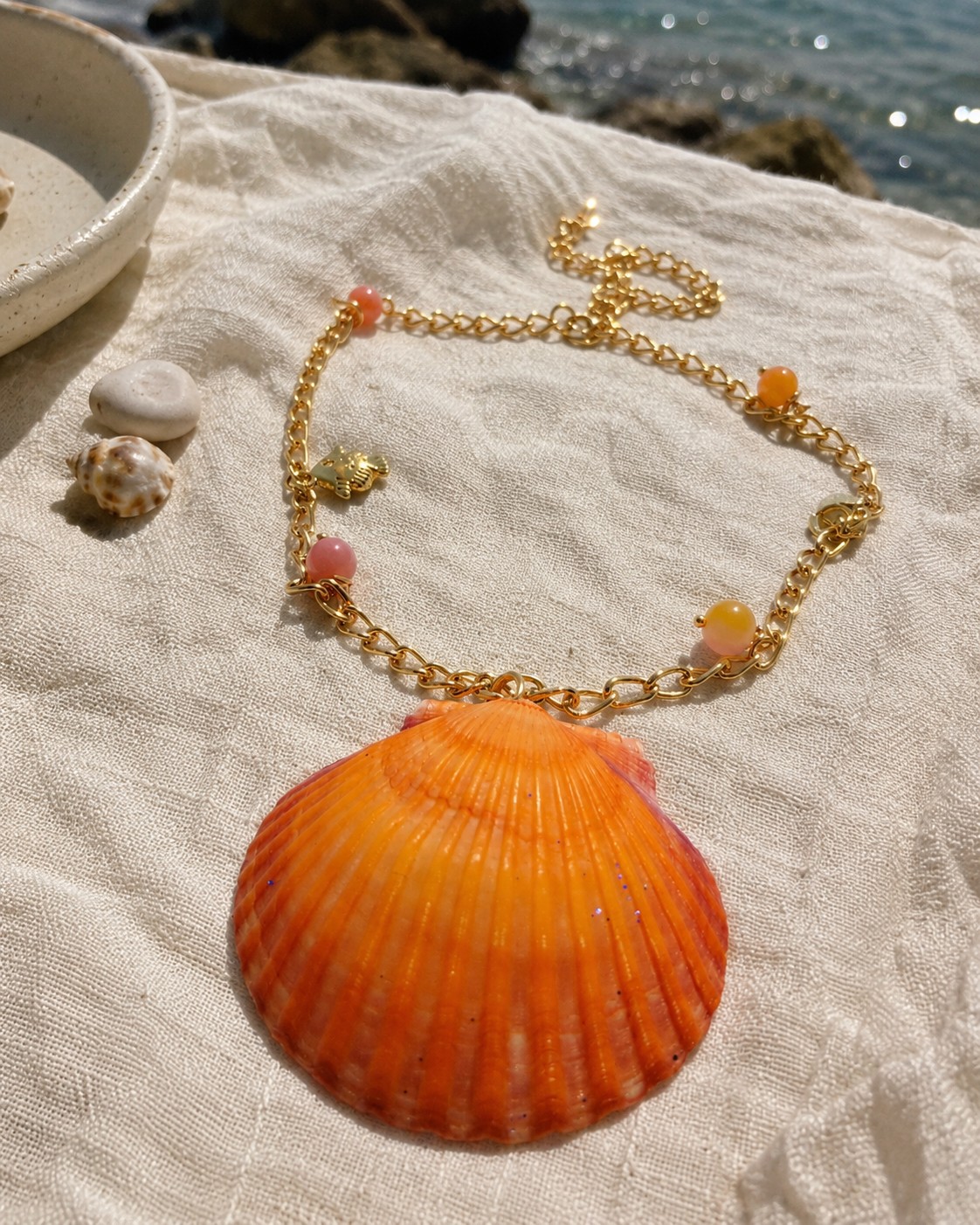 Conchiglia d’Arancio | mediterrane statement ketting met natuurlijke schelp
