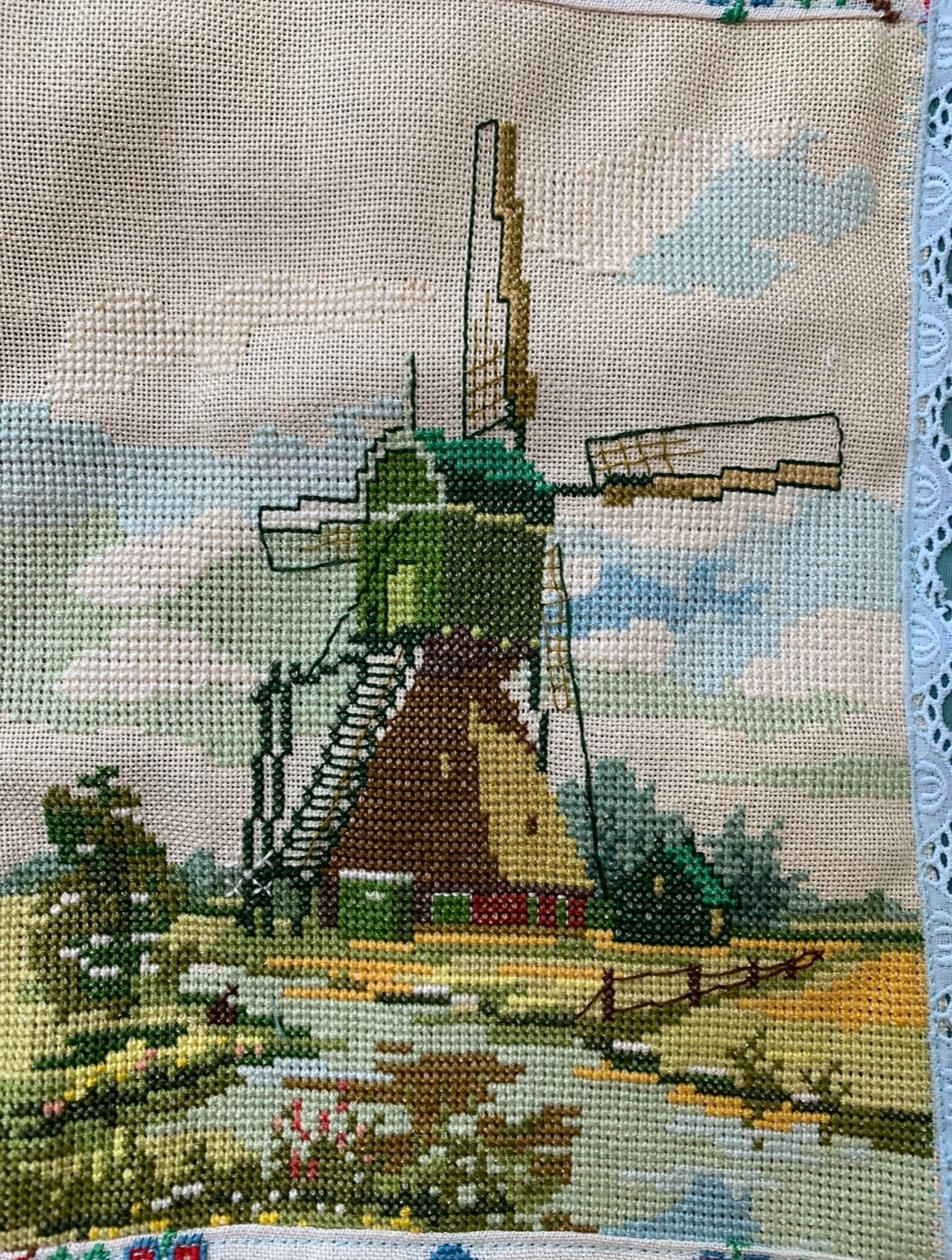 Totebag met geborduurde molen en Barbapa voering - 135978 Totebag met geborduurde molen en Barbapa voering