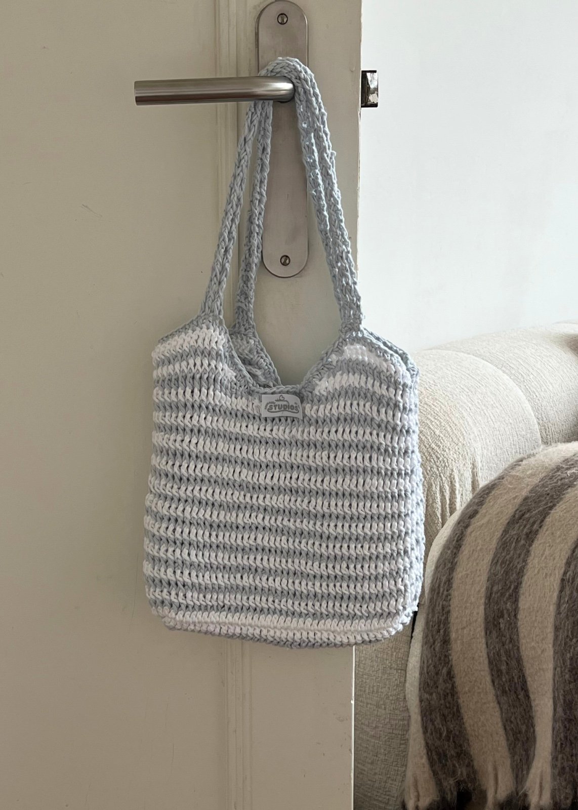 Striped crochet tote bag - Tijdloze Minimalistische Tas - 90879 Striped crochet tote bag - Tijdloze Minimalistische Gehaakte Tas