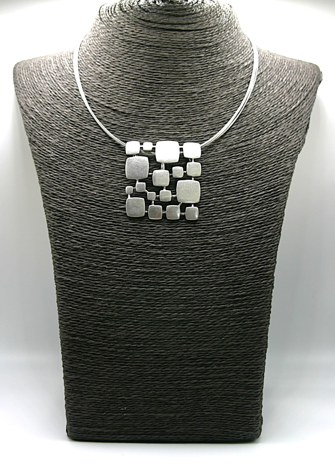 Squarred ketting met zilverkleurige hanger