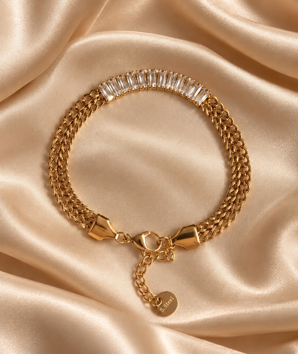 Goudkleurige Stainless Steel Armband met Fonkelende Stenen | Statemen… - 152251 Goudkleurige Stainless Steel Armband met Fonkelende Stenen | Statement Armband – Cleopatra's World