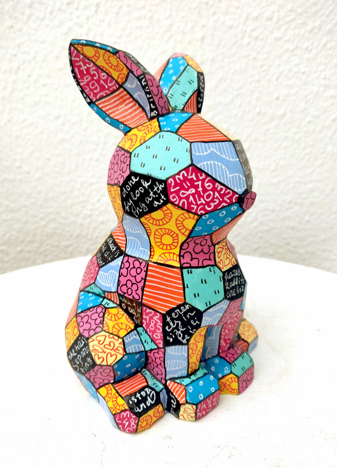 Konijn - Handgeschilderd Kleurrijk Beeldje