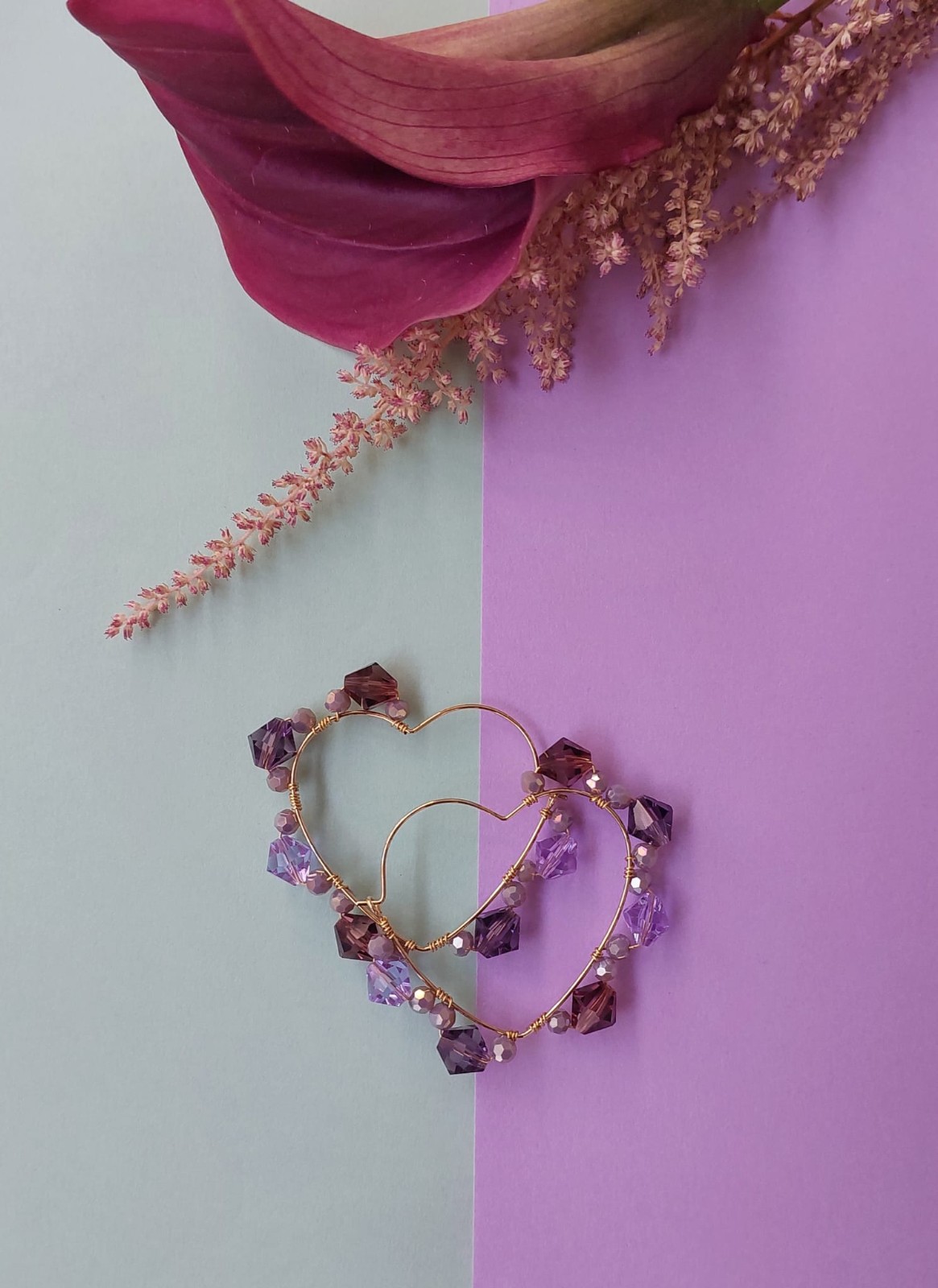Purple Ombre Crystal Wire Wrapped Heart Hoops - 59036.jpeg Paarse ombre kristallen hart hoepels