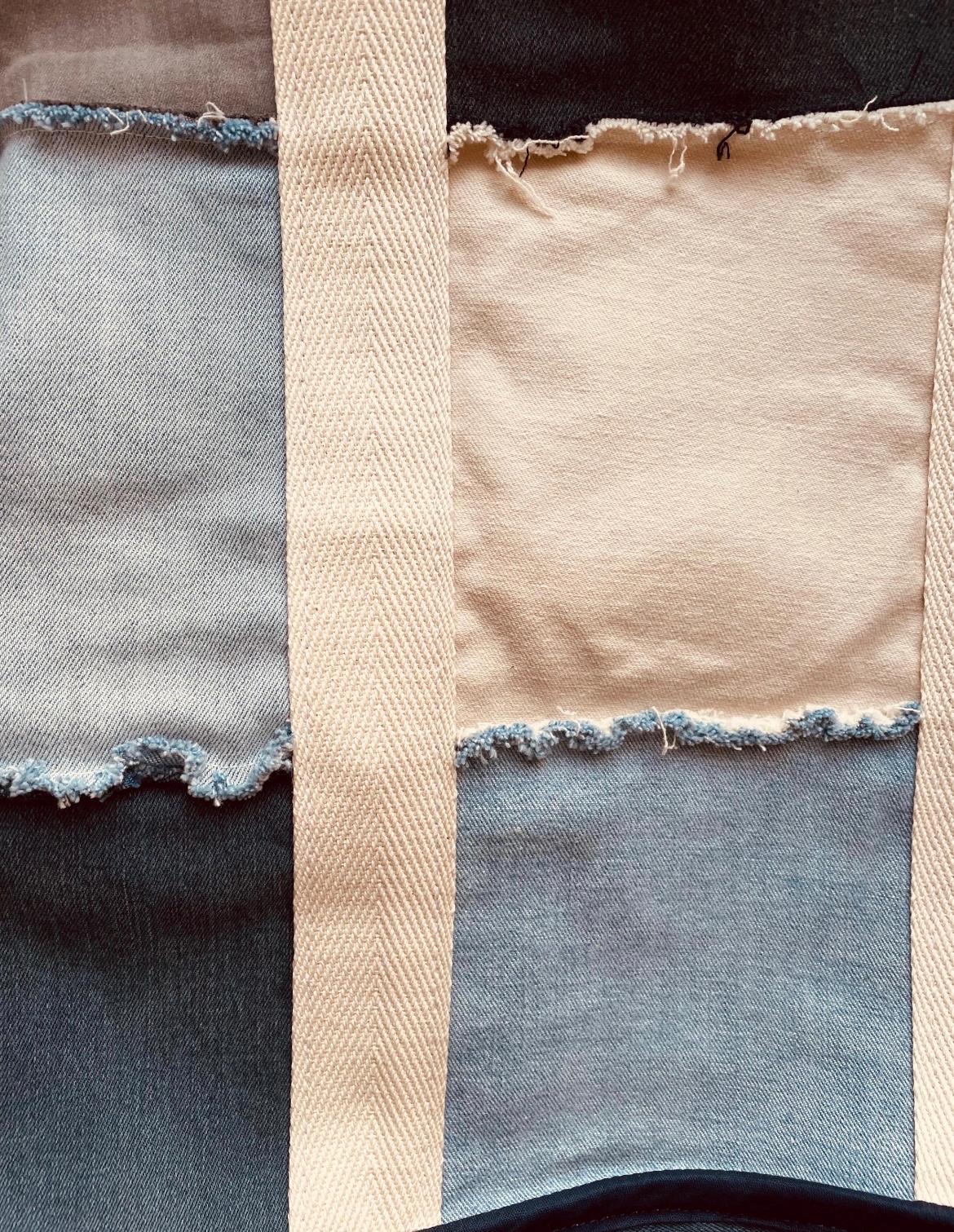 Super grote  tas van hergebruikte stoffen – gevoerde weekendtas met rits & lange hengsels