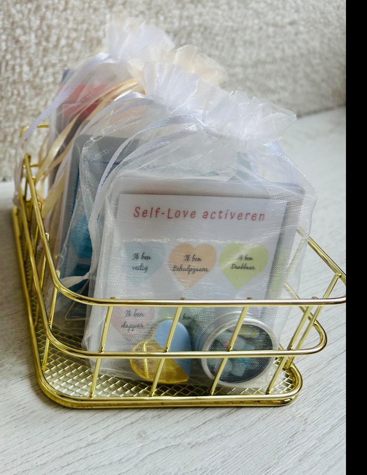 Uitdeel box   6 mini selfcare mini jars