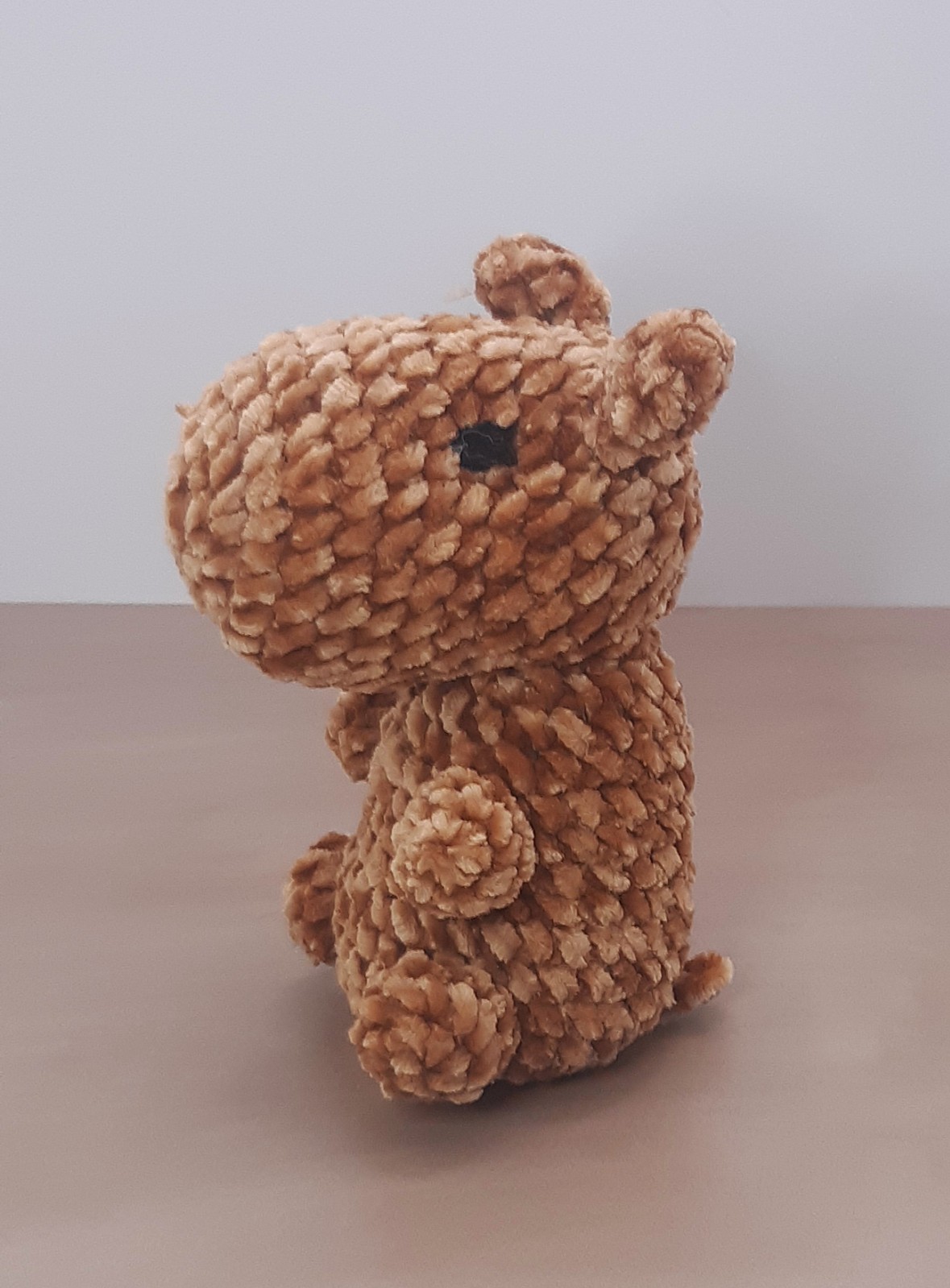 Schattige en Vriendelijke Capybara knuffel, gehaakt in velvet of chen… - 108809 Schattige en Vriendelijke Capybara knuffel, gehaakt in velvet of chenile garen, geschikt voor kinderen onder de 3jaar