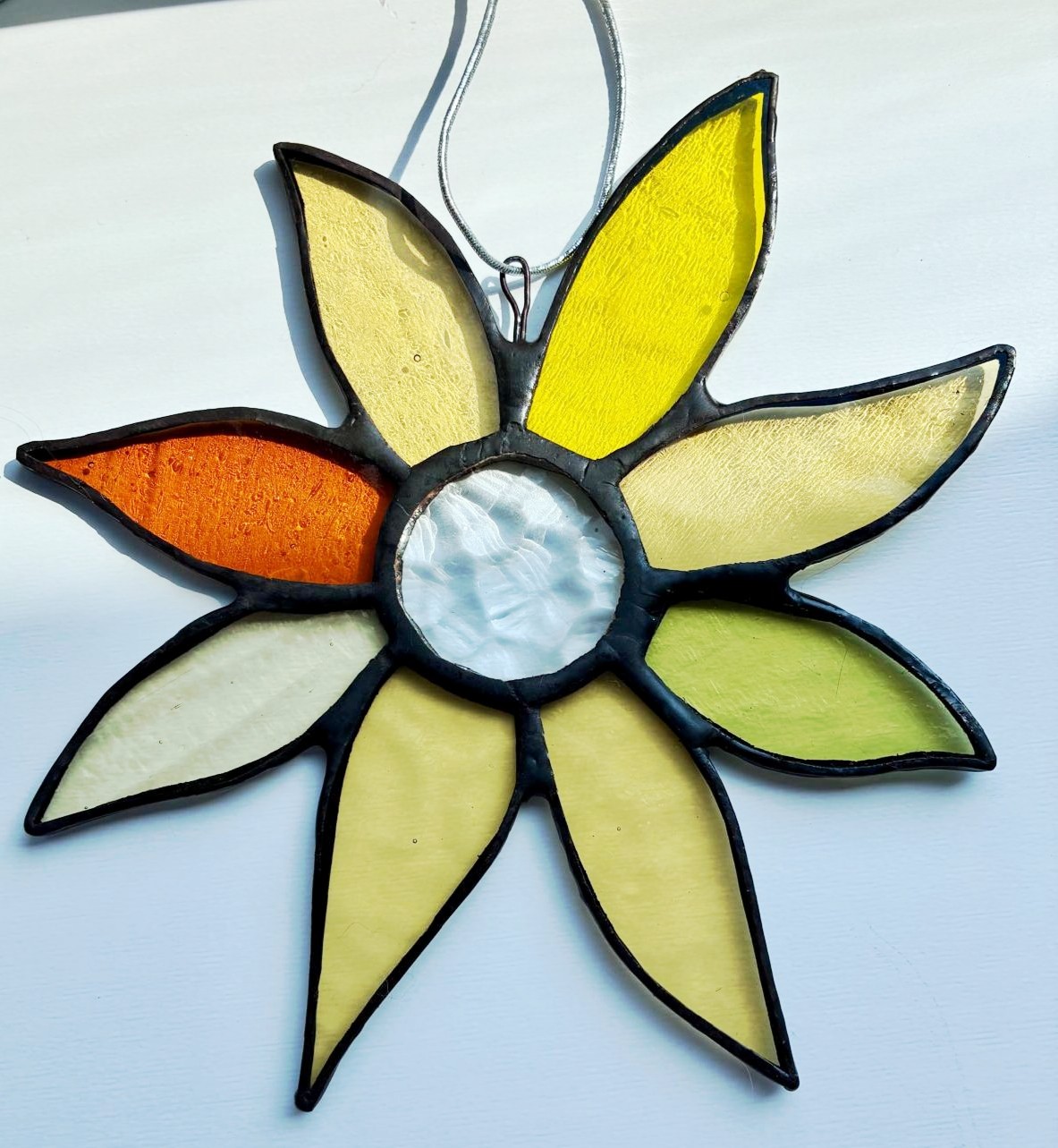 Gele transparante glasen bloem | handgemaakt glas-in-lood | Tiffany | raamdecoratie