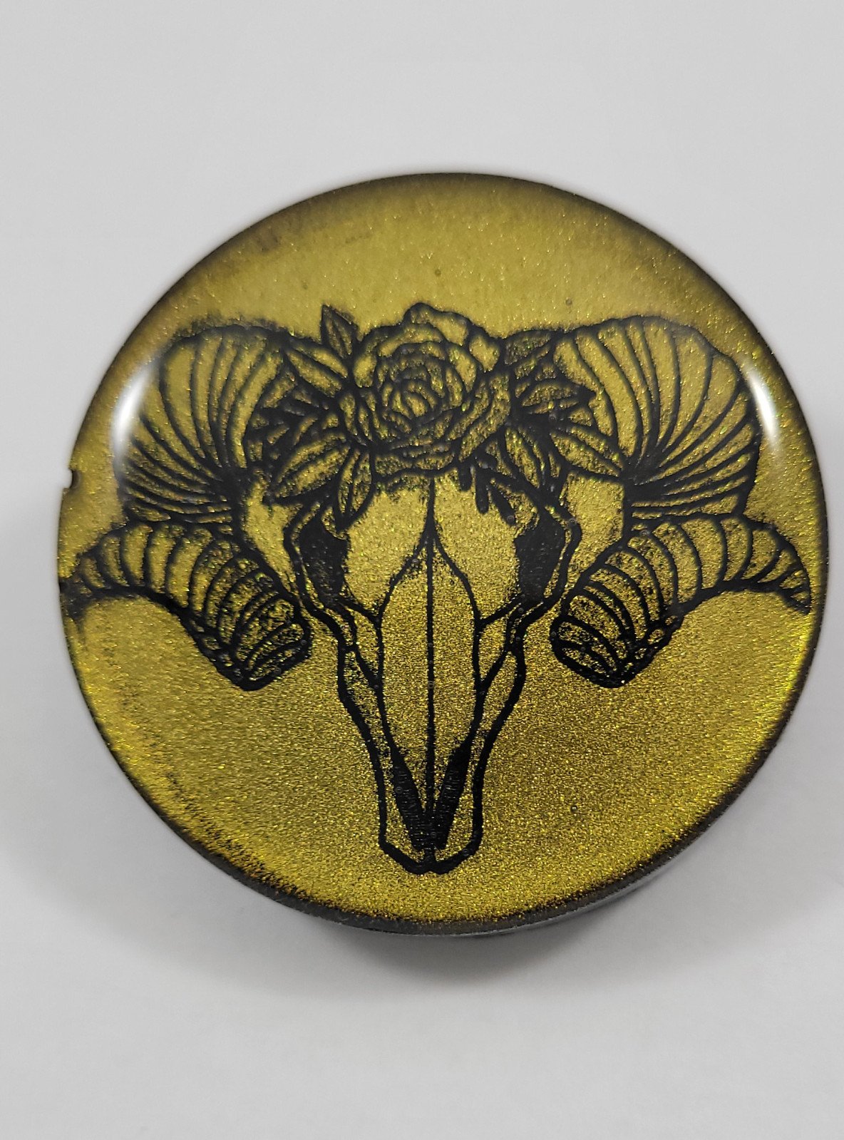 Ram schedel met roos magneet - 102578 Ram schedel met roos magneet