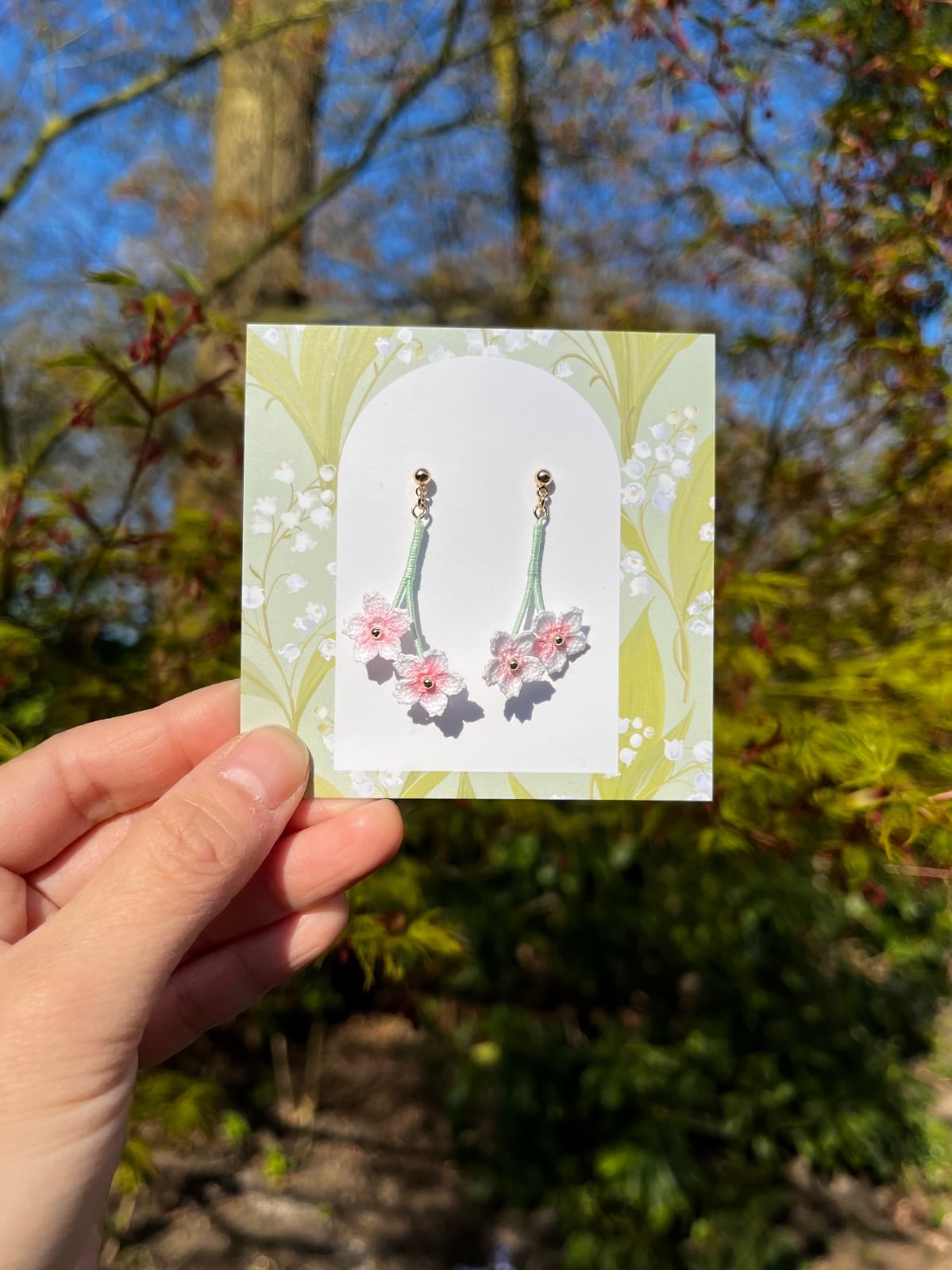 Micro gehaakte kersenbloesem oorbellen