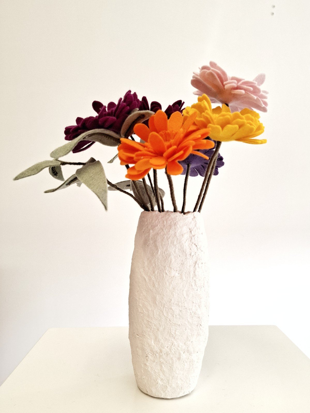 Witte, lichtgewicht, onbreekbare papieren vaas